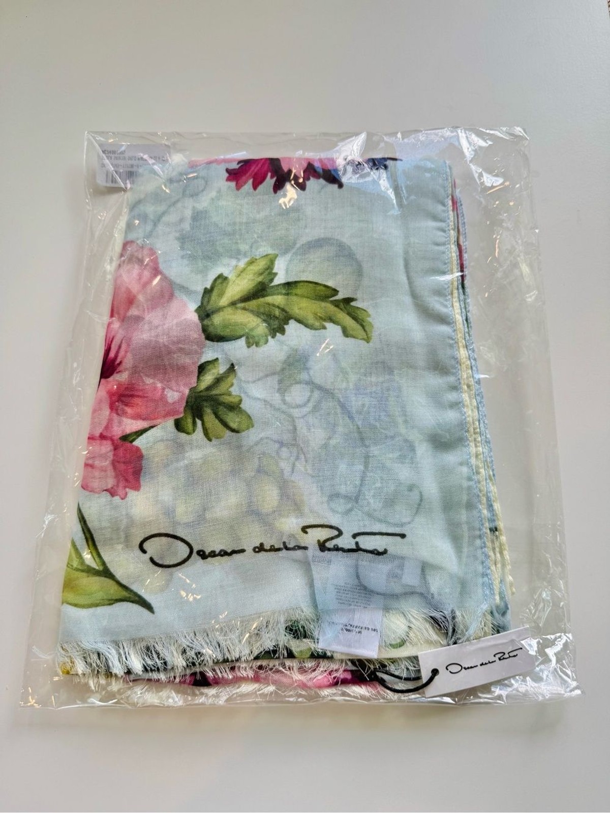 NWT! Authentic Oscar de la Renta Scarf/Wrap, 54” x 74” Large