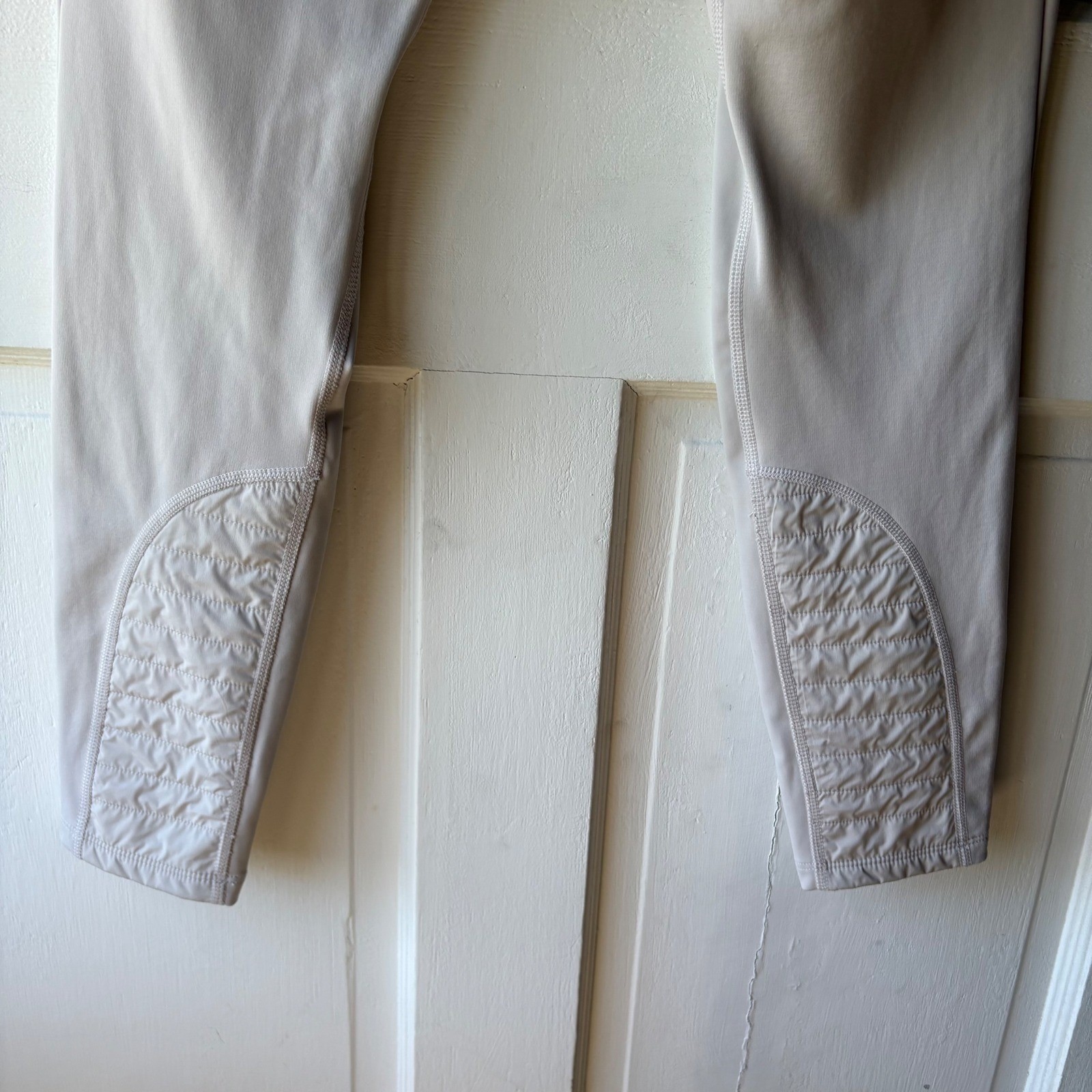 Athleta Peak Hybrid Fleece Tight Leggings Womens S Off White Quilted Insulated