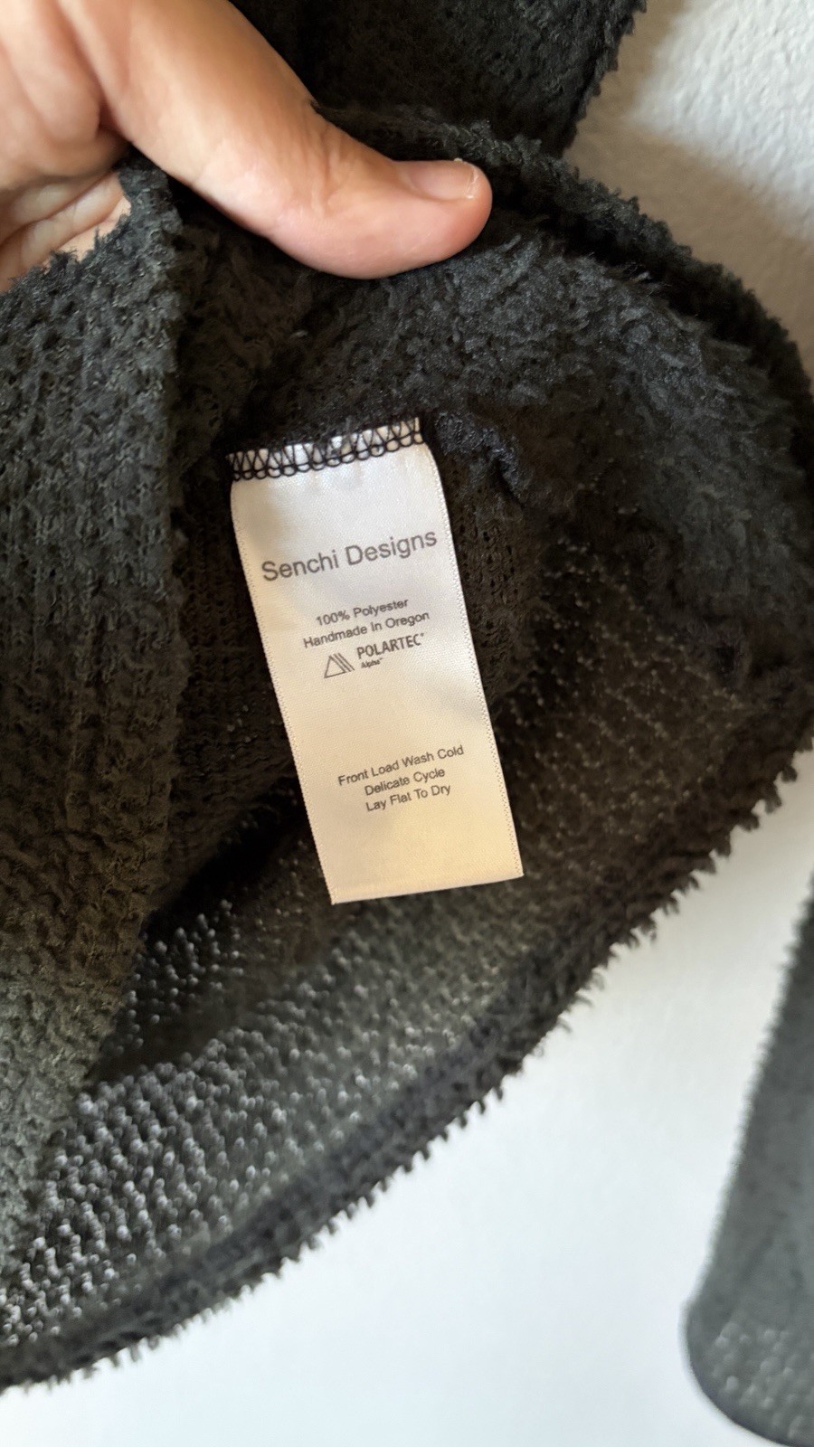 Senchi Designs Black Fleece Pullover Hoodie Sweater Men’s M Solid Long Sleeve