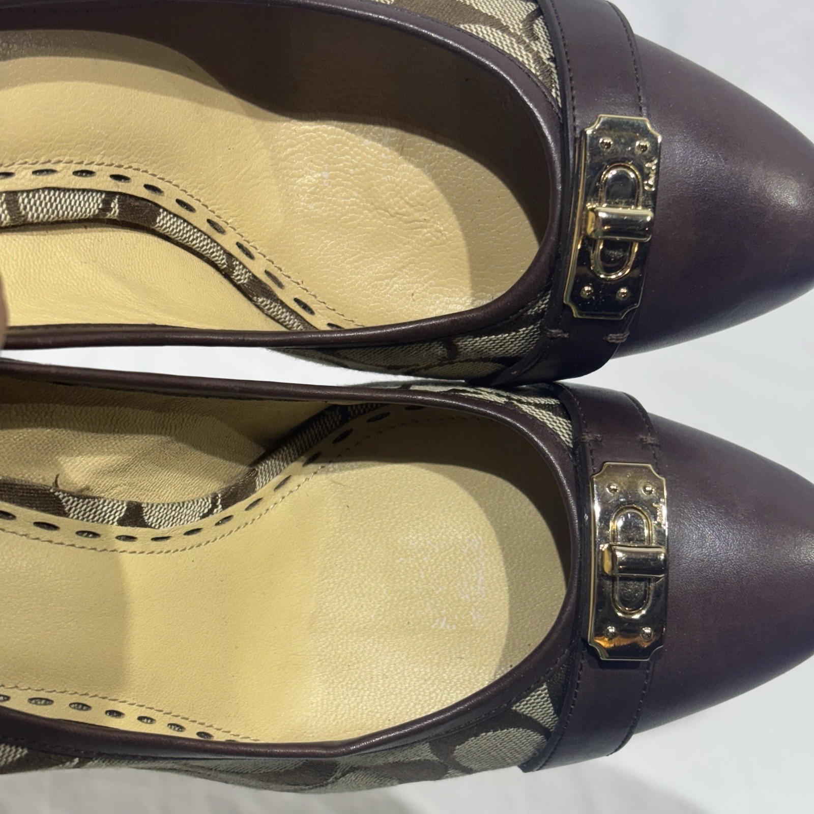 Coach Signature Canvas & Leather Heels Pumps Brown Tan Size 9.5B Stiletto