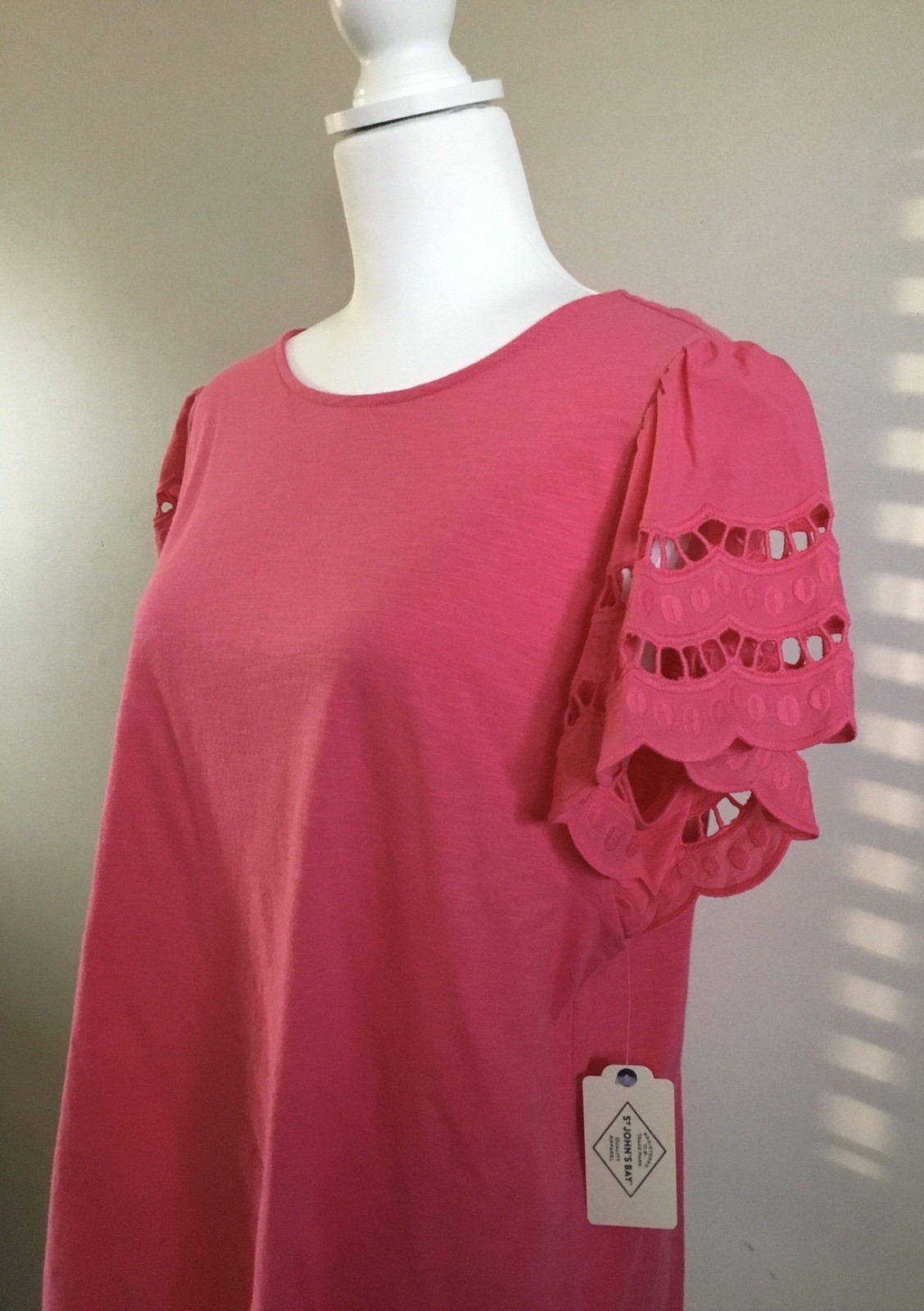 ST JOHNS BAY Womens Pink Blouse Sz Large Ruffled Cutout Eyelet Short Sleeve NWT