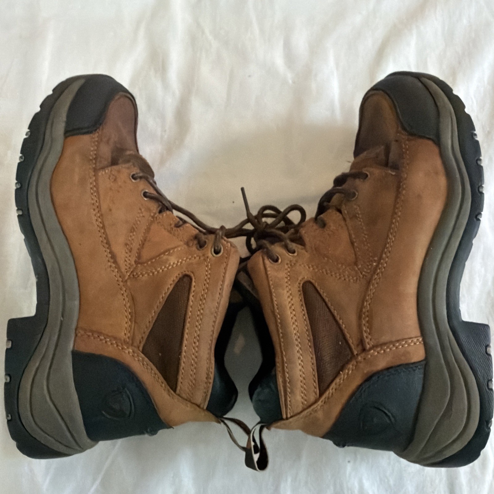 Ariat Women’s Size 7.5 B Brown Hiking Boots. Used. No Returns Accepted.