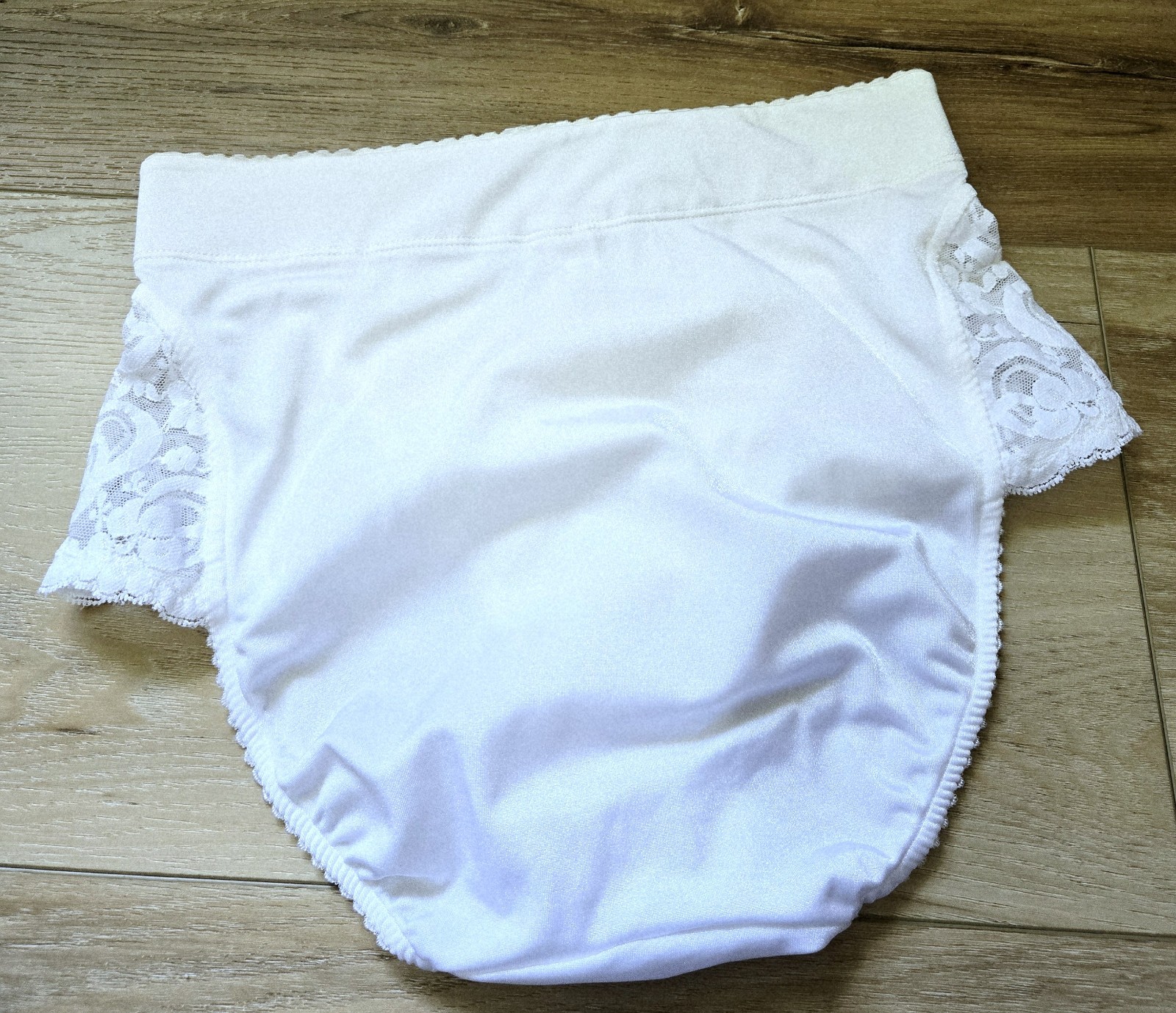 Rare Vintage Victoria’s Secret Moderate Control Silky Smooth Brief Panties M L