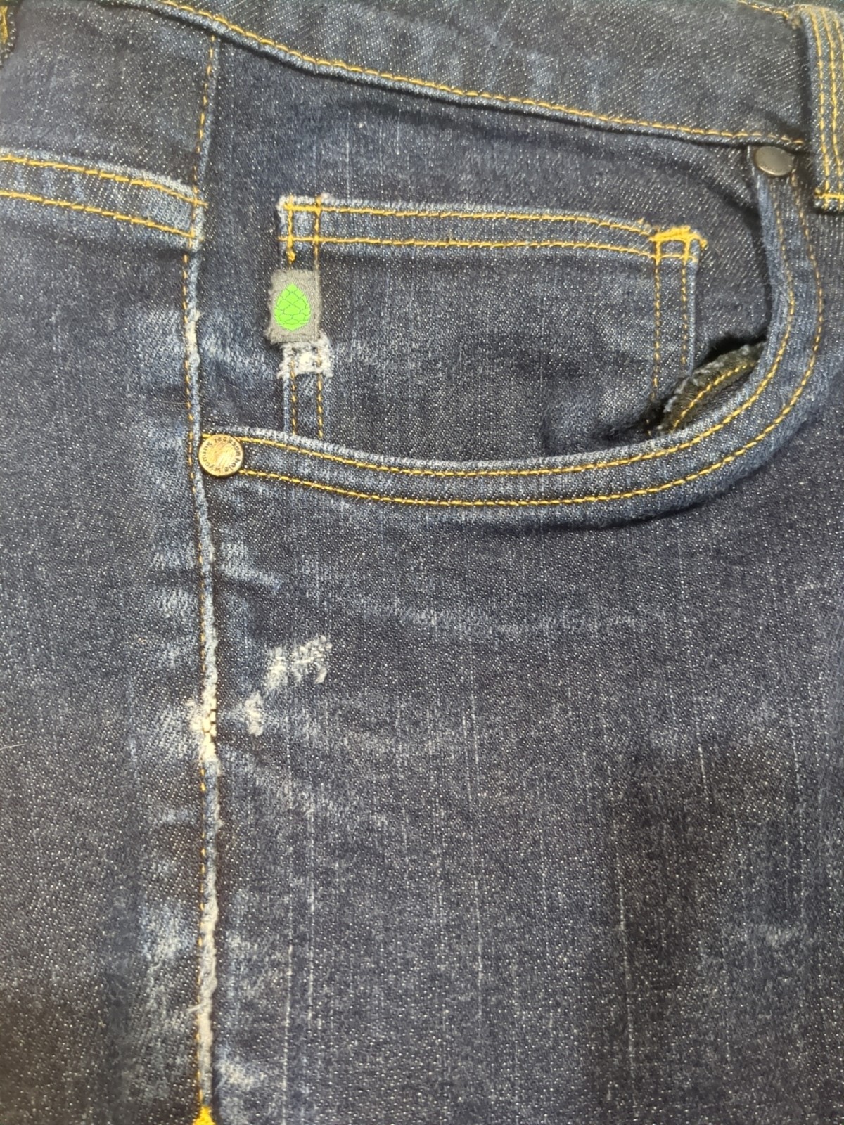 Stio Blue Rivet Dark Denim Distressed Jeans Mens 36×32 99%Cotton/1%Spandex