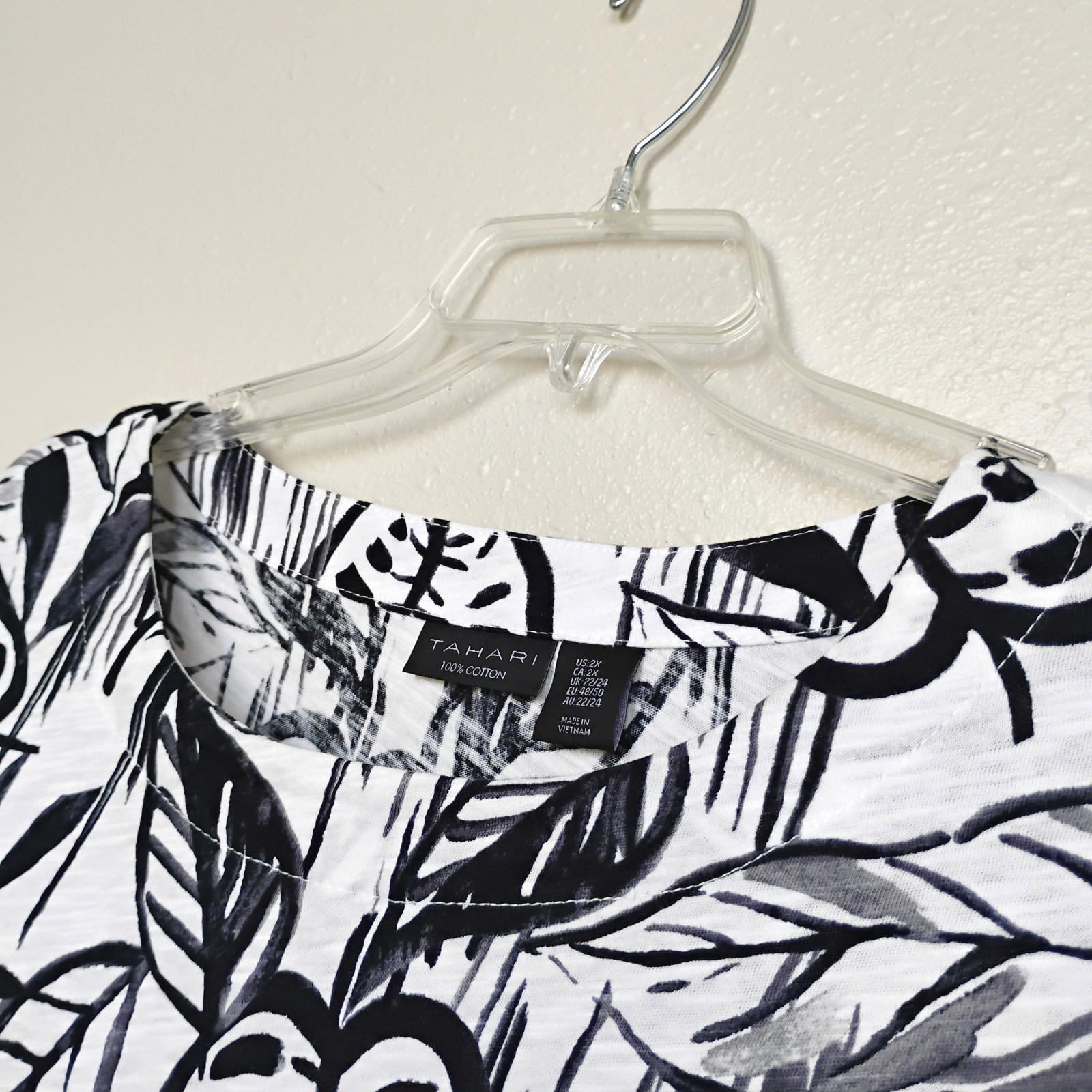 Tahari T-Shirt Black/White Leaf Short Sleeve Cotton Top ~ Plus Size 2X