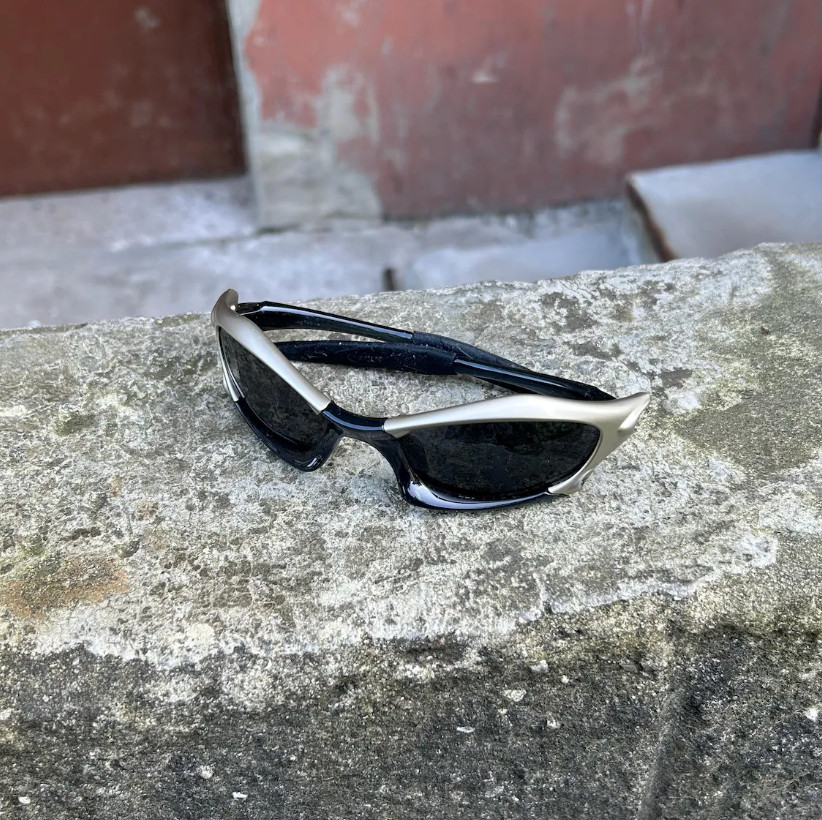 Vintage Oakley Splice Black Sunglasses Sliver Frame Gorpcore Style