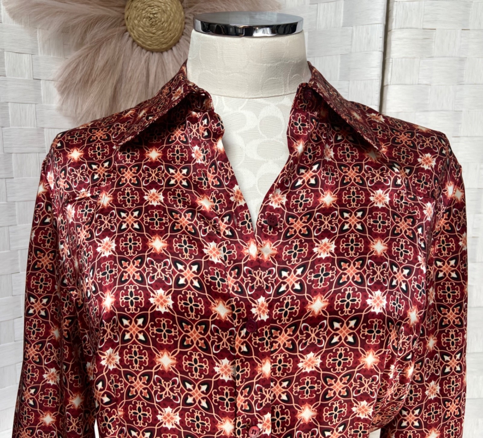 Isabella DeMarco 100% Silk Button Down Geometric Print Burgundy Blouse Size M