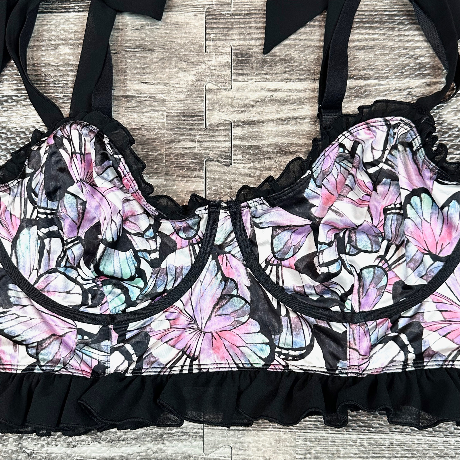 Torrid Underwire Ruffle Bra Bralette sz 1 Butterfly Windows Black Tie Strap NWT