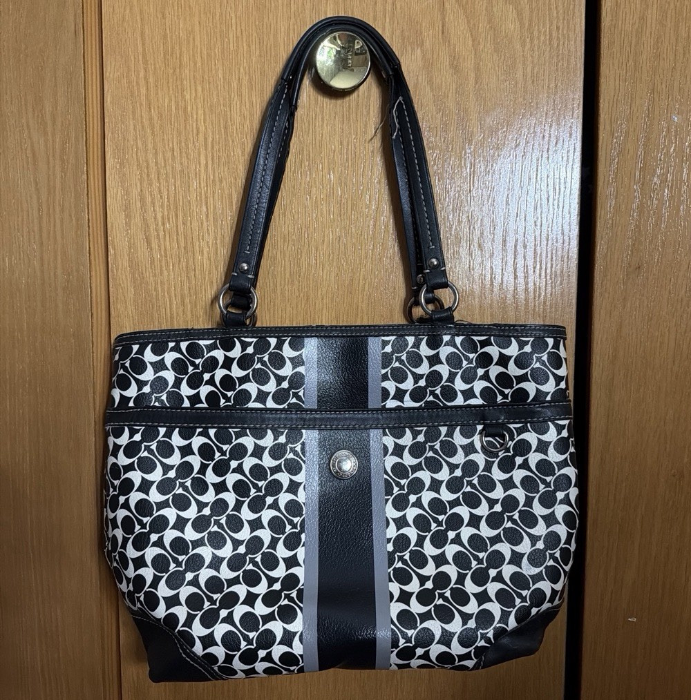 Coach Black/White Signature Tote Zip Closure Double Handles Silver Hardware