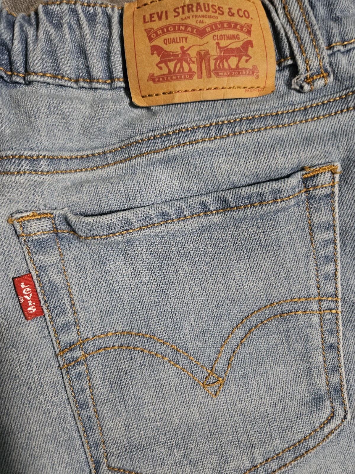 Levi’s Girls High Rise Denim Pull-On Shorts Light Wash Size XL 14/16 Nwot Summer