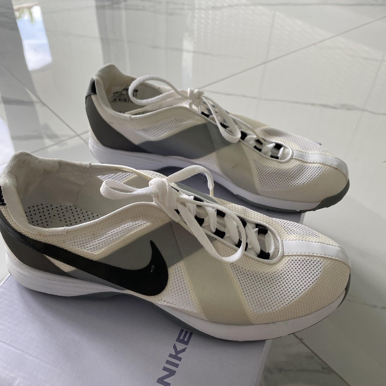 NIB Nike 483325-100 Hyperfuse Lunar Summer Lite Lace Up Mesh Golf Shoes Womens