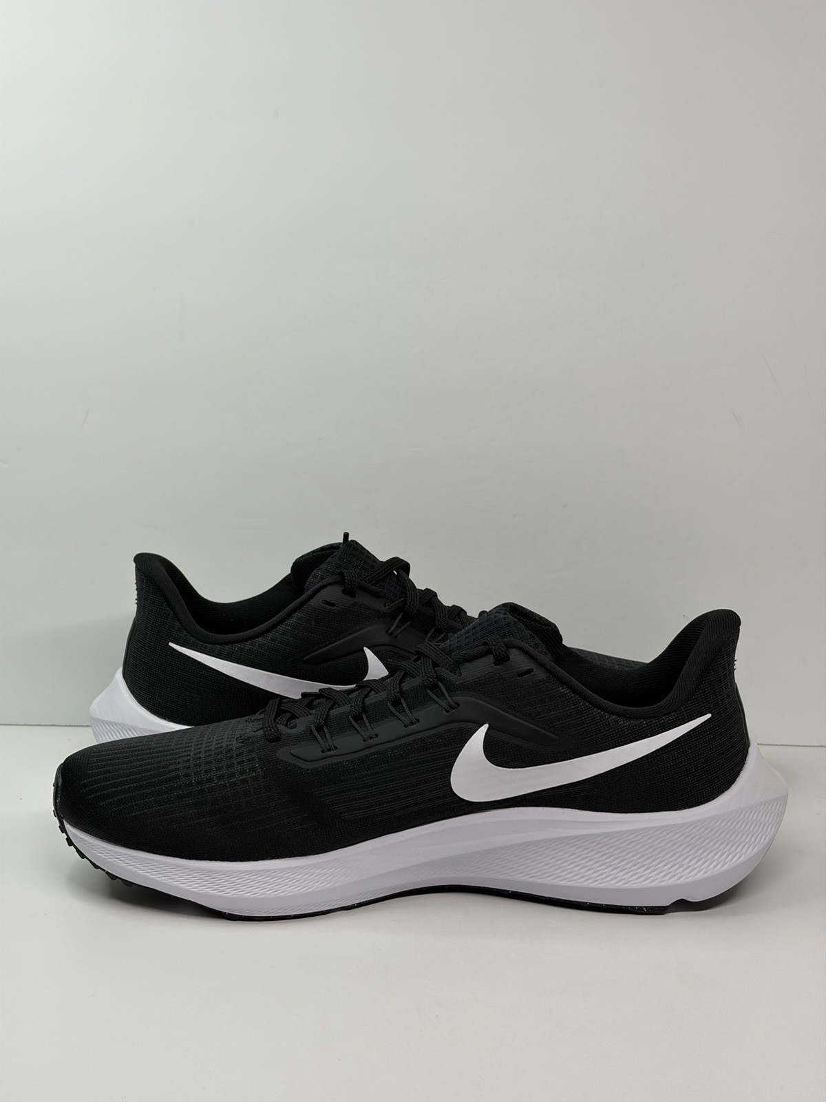 Nike Air Zoom Pegasus 39 Black White Running Workout DH4071-001 Men’s 8 – 13