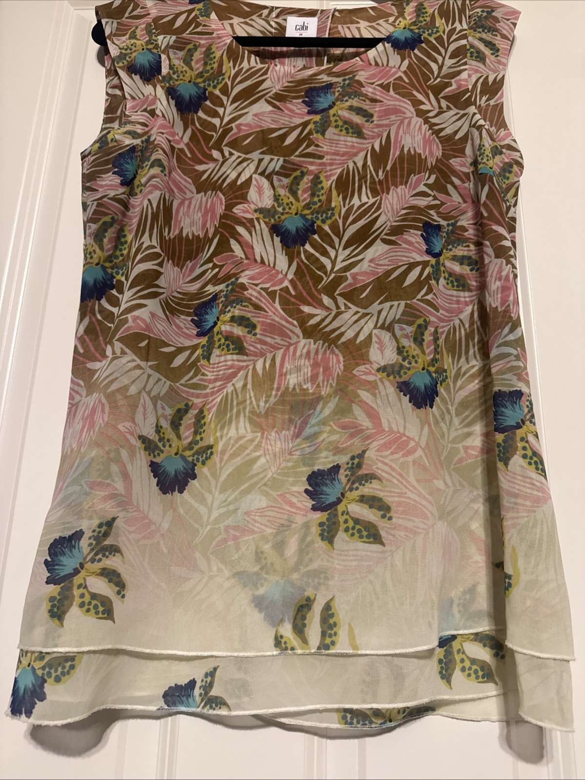 Cabi Womens Top Sz Med. Floral Art Layered Back Slit Scoop Neck Sleeveless