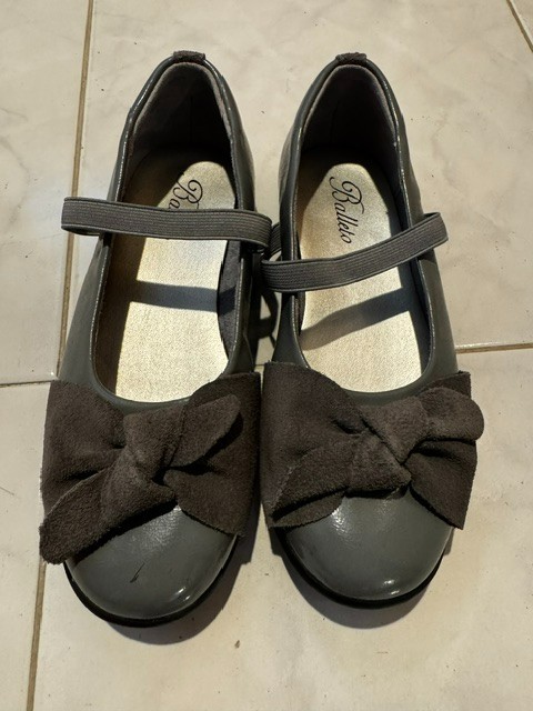 Girls size 1.5w ballets flat gray color maria 50306c NEW IN BOX