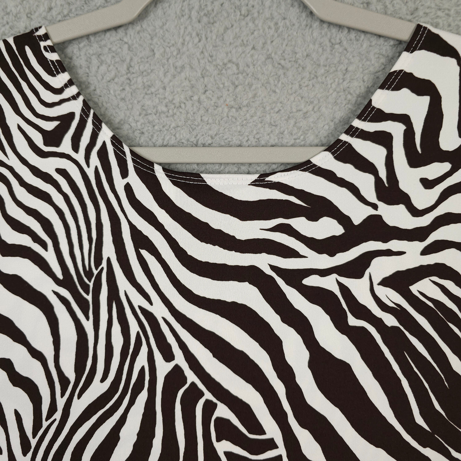 Chicos Tank Top Women 1 US Medium White Brown Zebra Nylon Stretch Sleeveless