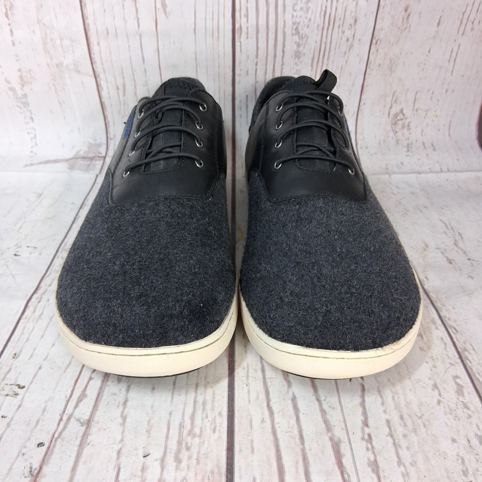 OluKai Nohea Moku Men’s Black and Gray Sneakers Size 11