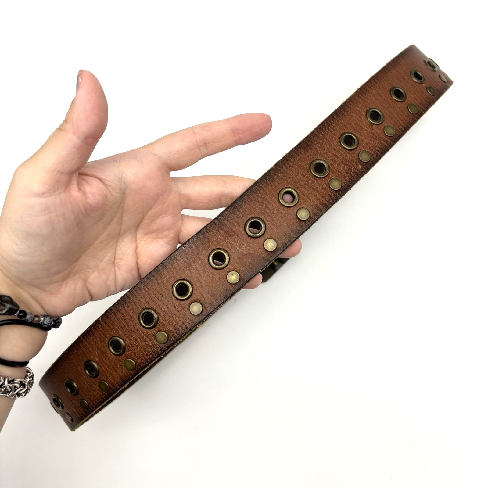 Vintage Y2K Levi’s 1582 Brown Antiqued Leather Studded Grommet Western Belt 34
