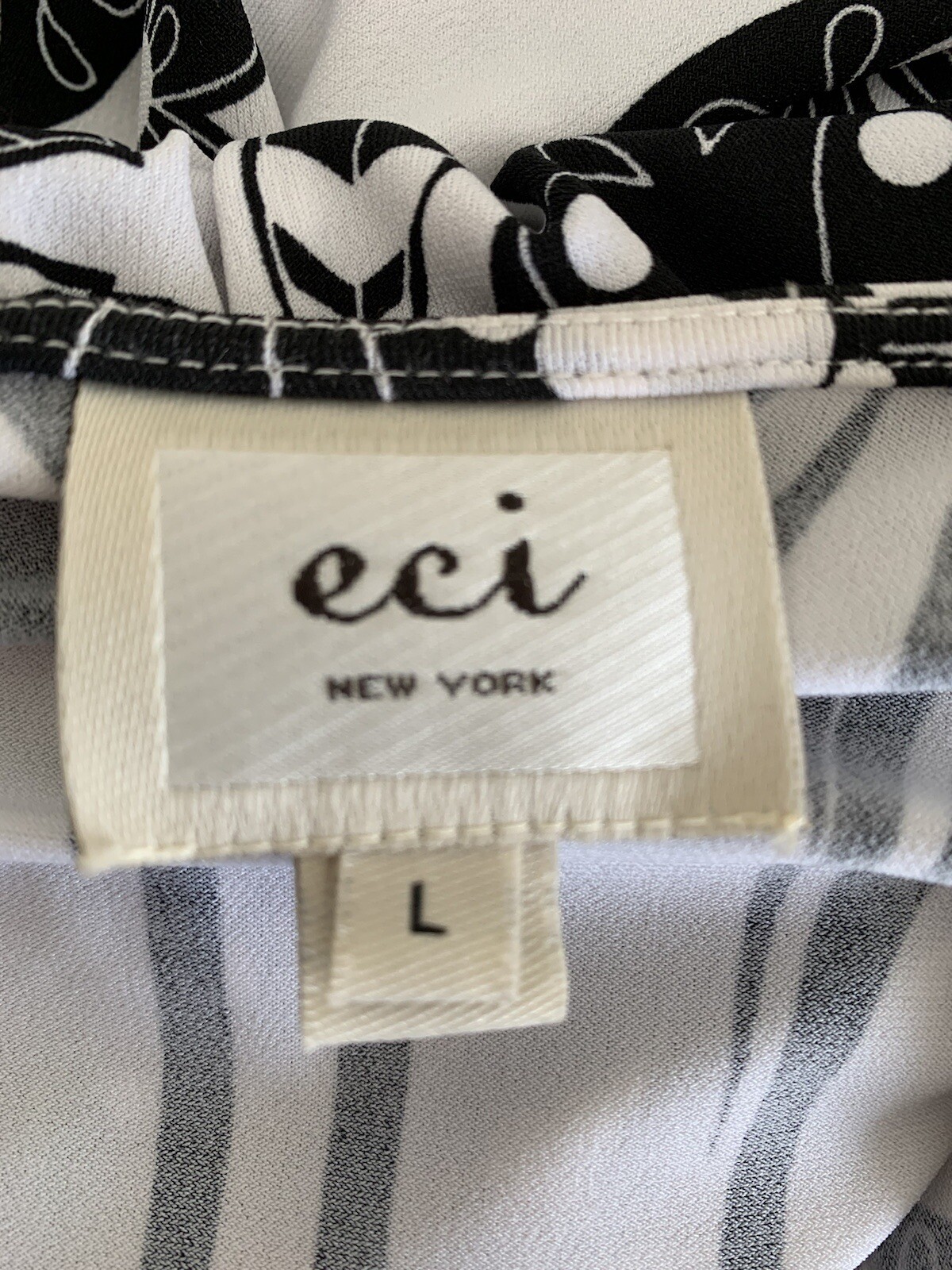 ECI LOVELY BEADED BLACK WHITE TIE BACK POLYESTER SPANDEX KNIT TOP – SIZE L