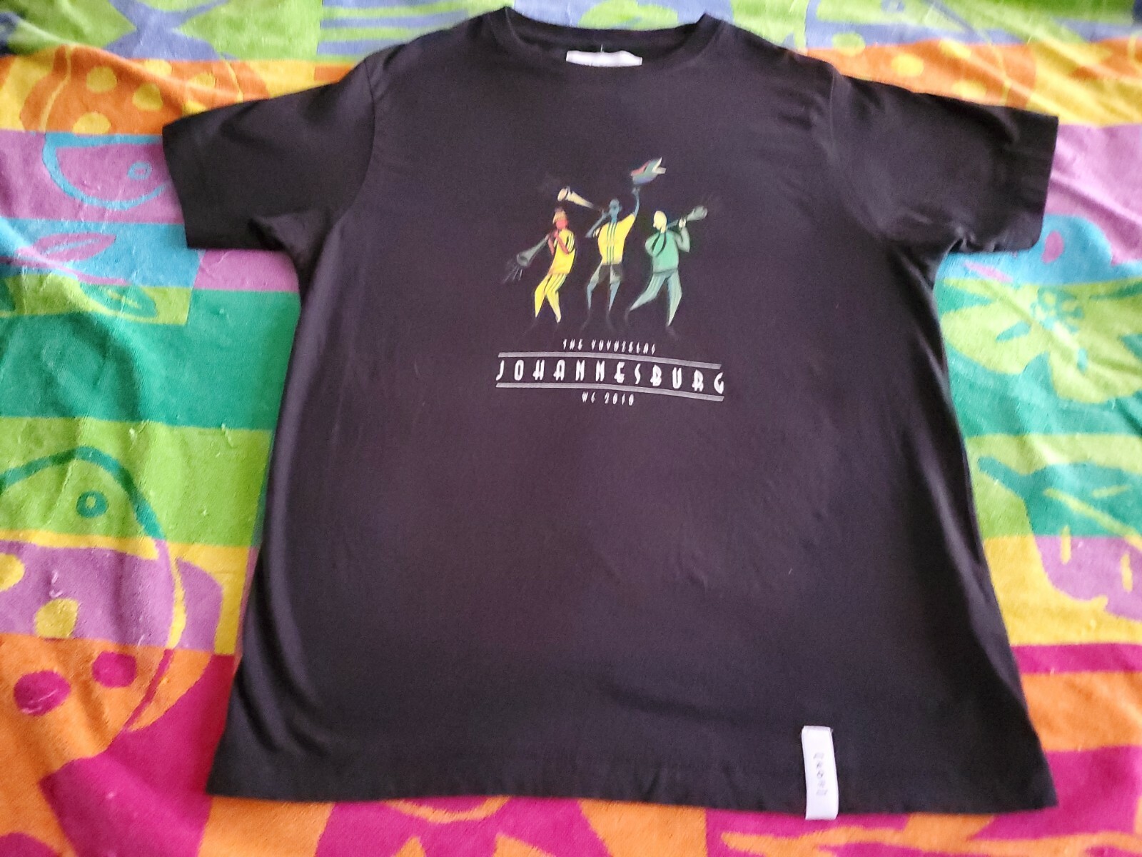 JOHANNESBURG 2010 World Cup: ART OF FOOTBALL Black Tshirt SZ Large