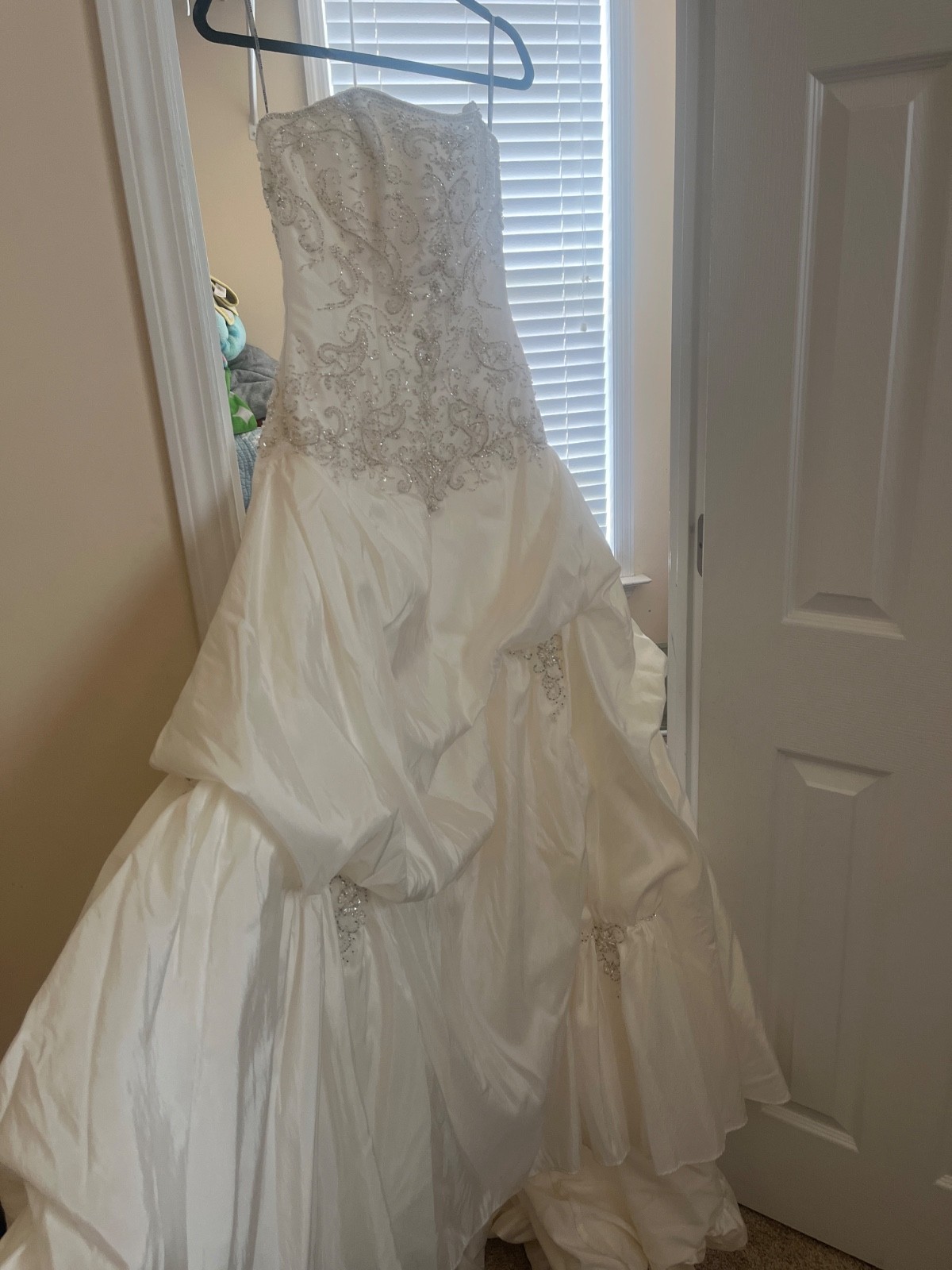 maggie sottero wedding dress size 12