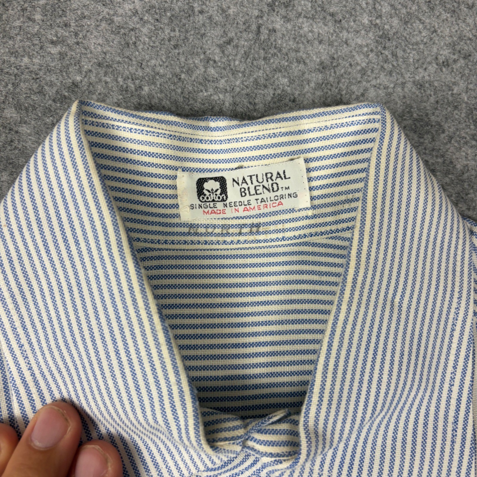 Vintage Natural Blend Mens Blue White Striped Button Down Shirt Made in USA L