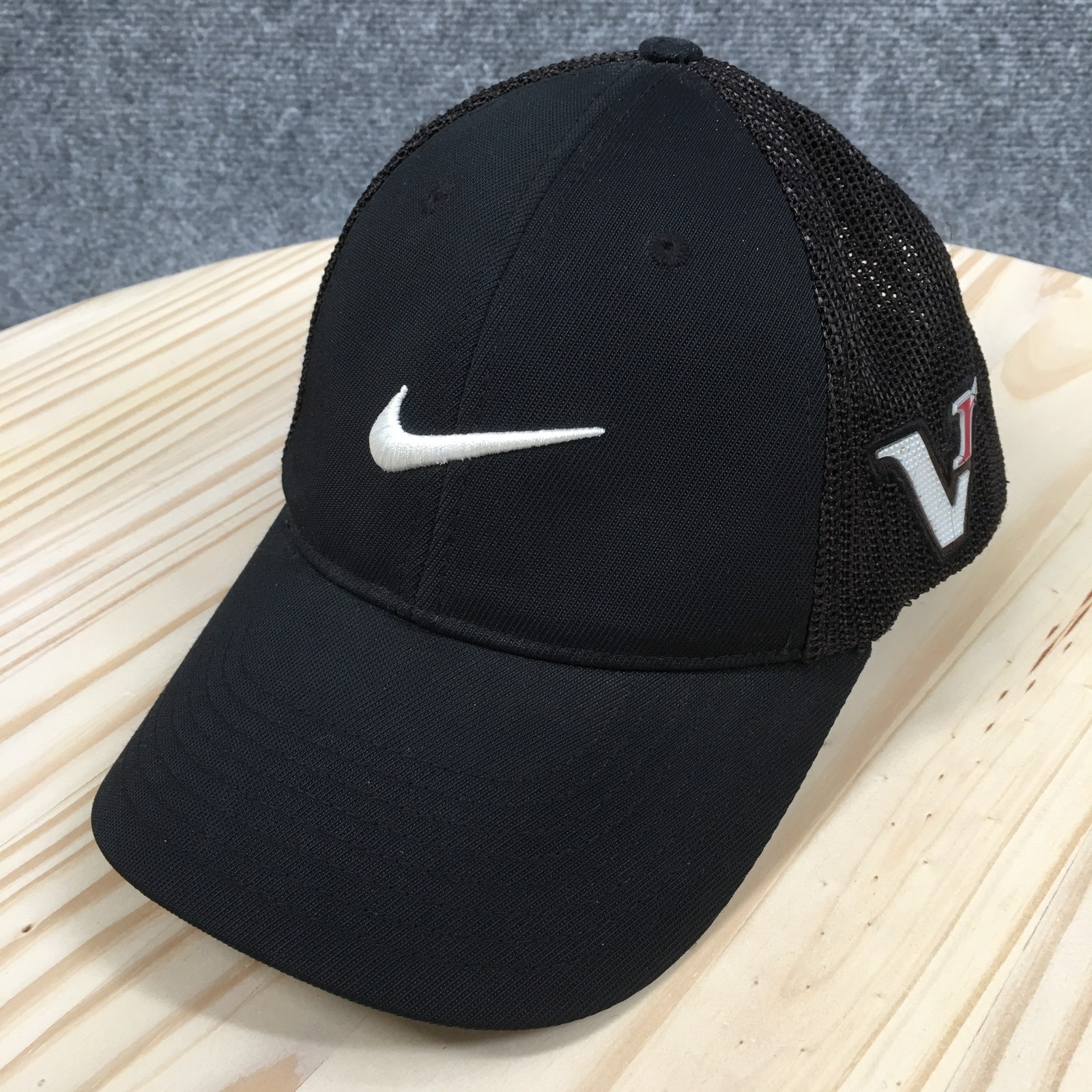 Nike Golf Cap Unisex One Size Adjustable Curved Brim Mesh Back Embroidered Black
