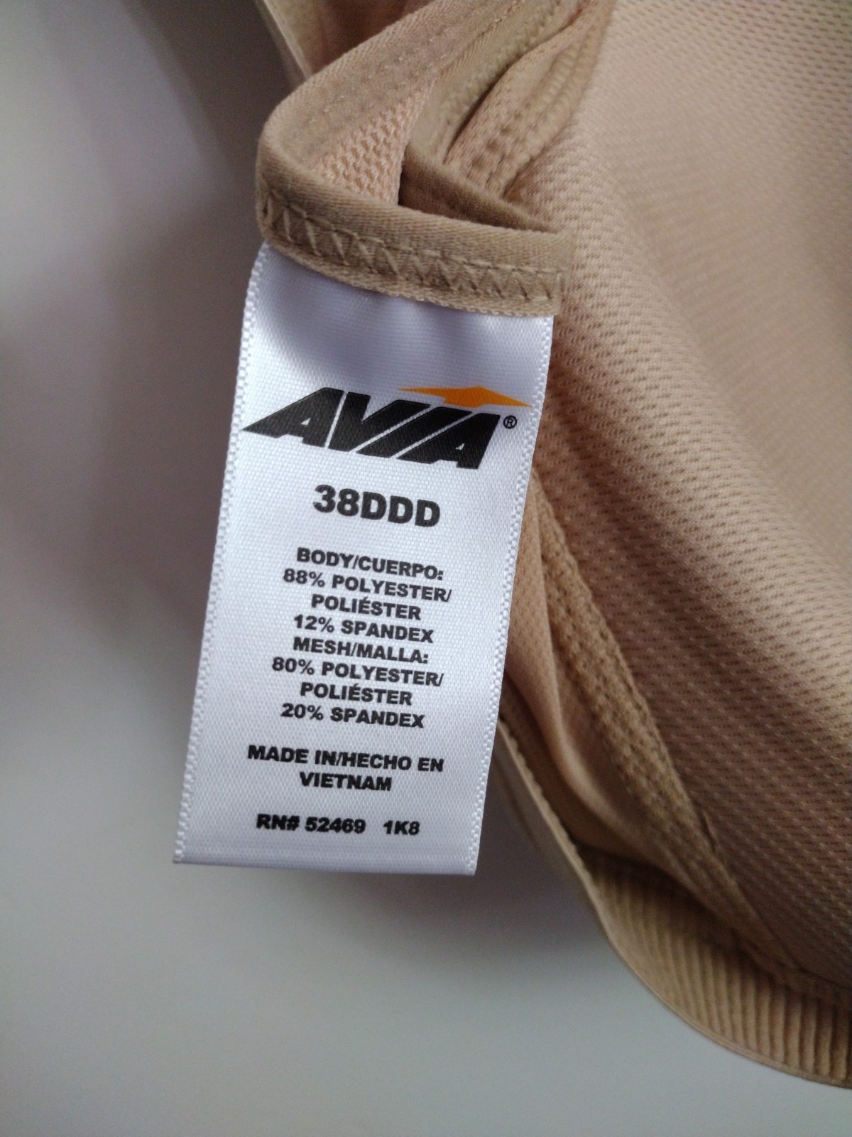 Avia 76L627Underwire Lined Sport Bra Size 38DDD NUDE CONVERTIBLE STRAPS