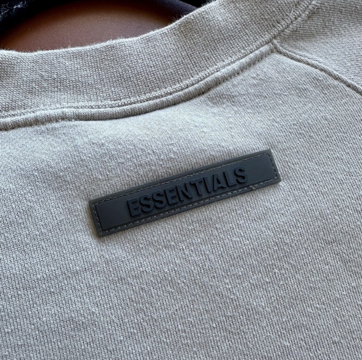 Essentials Fear of God Logo Crewneck Fleece Pullover Sweatshirt Beige XXS