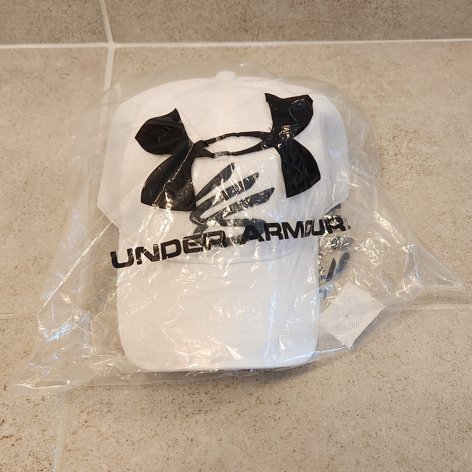 Under Armour UA Steph Curry Adjustable Hat Cap Stephen Curry White Black Logo
