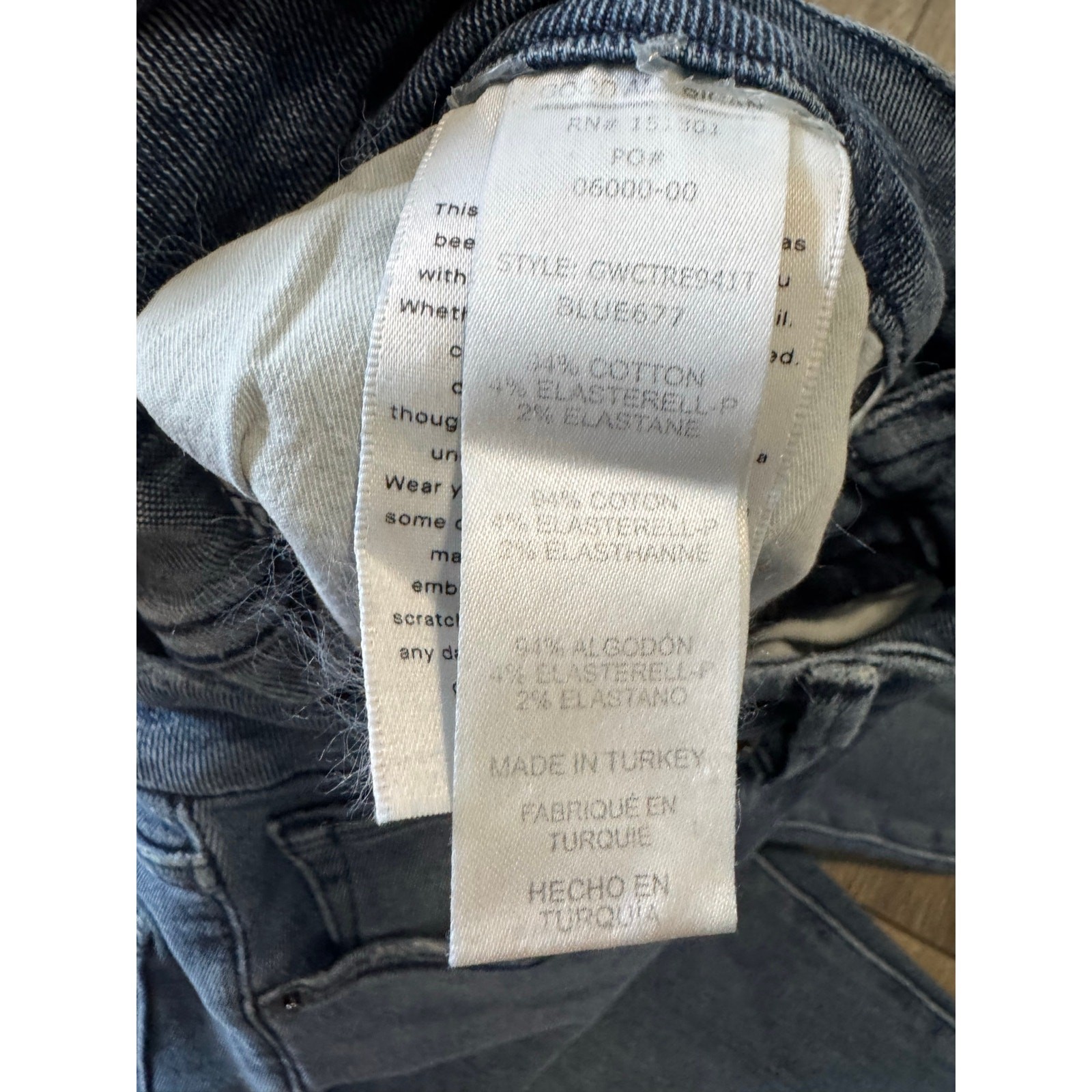 Good American Good Waist Crop Jeans Size 6/ 28 NWT
