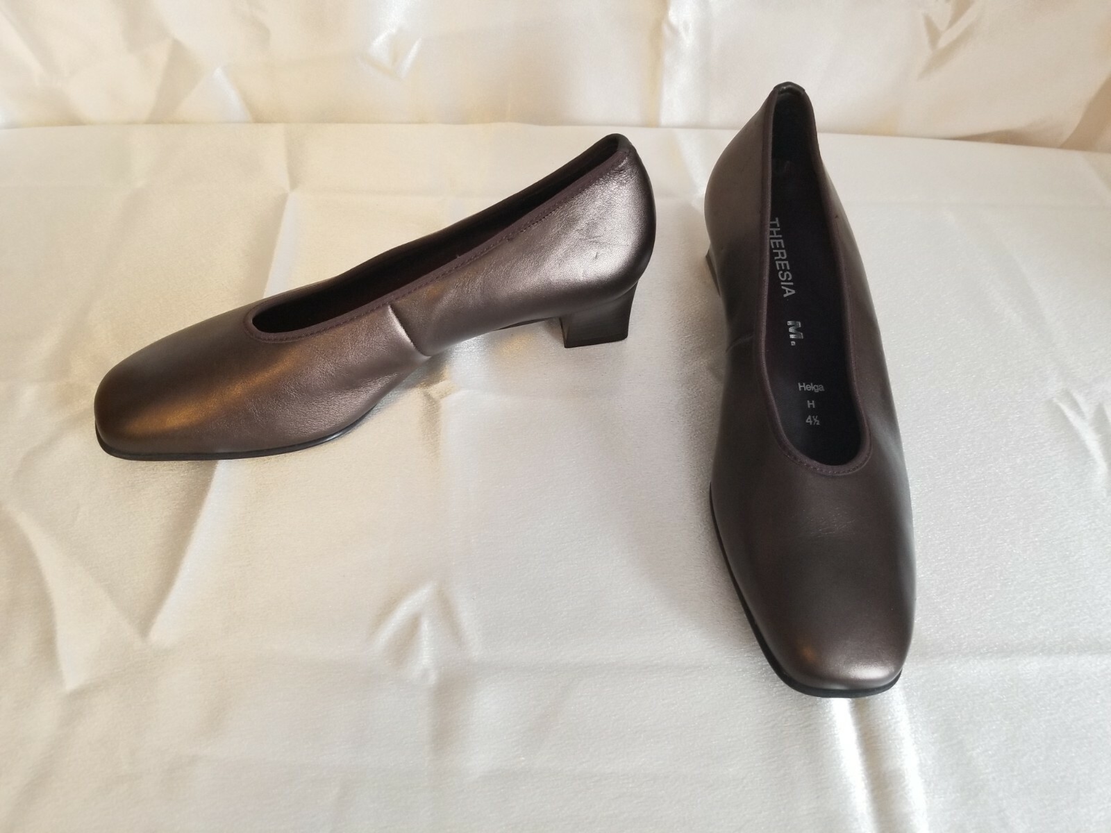 Theresia M Bronze Leather Women Shoes. Size. US 6.5, Euro 37.5, UK 4.5. Width M