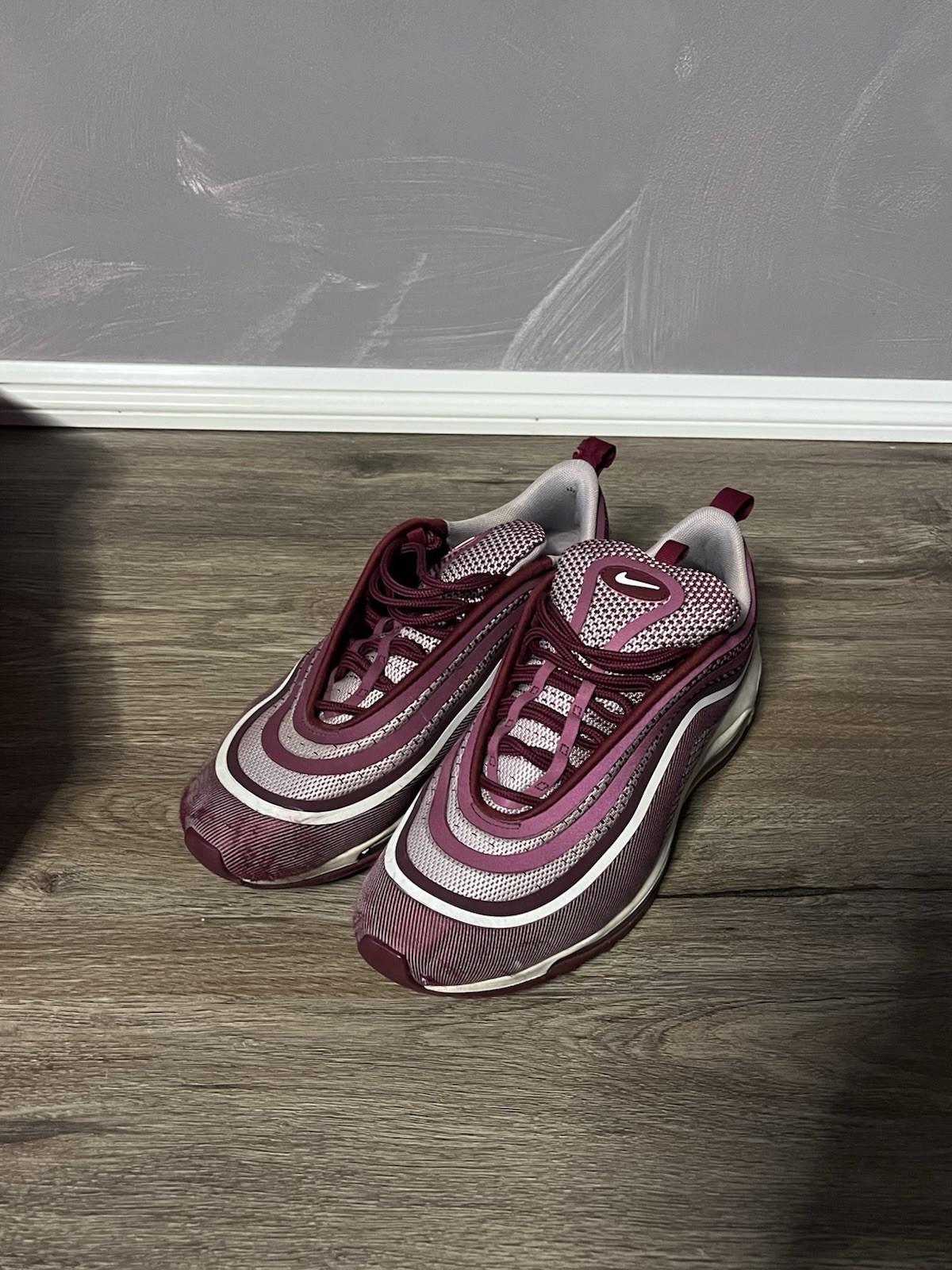 Nike Air Max 97 Low Top Sneakers Burgundy/White Lace Up 921826-015