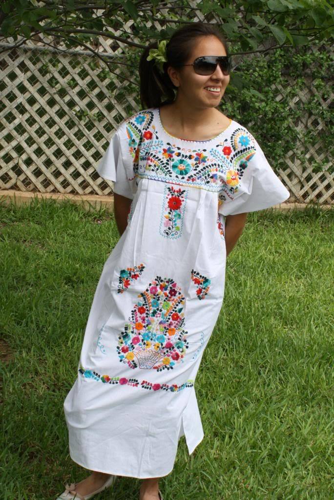 White Boho Vintage Style Hand Embroidered Tunic Mexican Dress Hippie Puebla