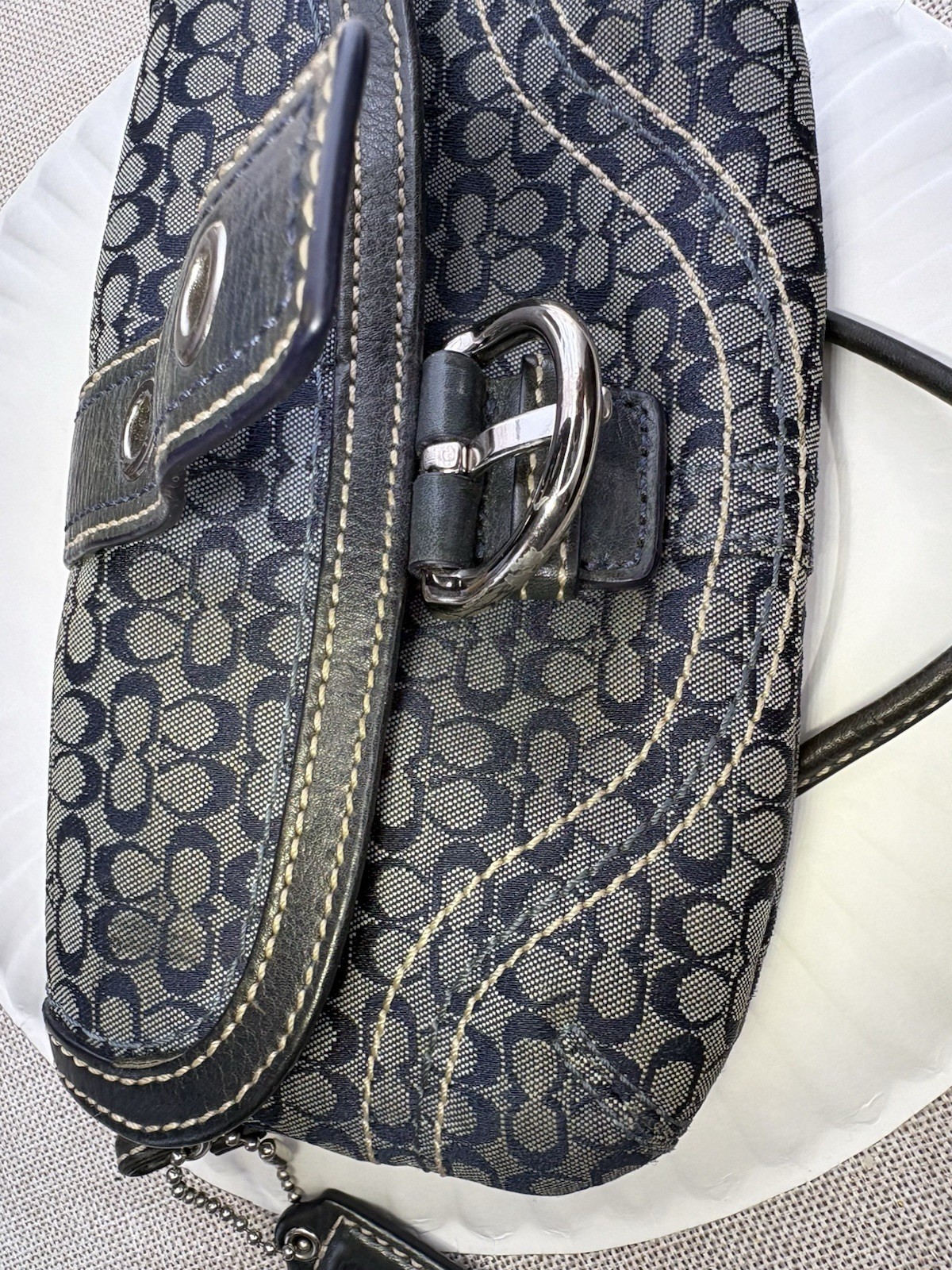 Vintage Coach Soho Signature C Buckle Wristlet Blue Jacquard Canvas Leather Trim