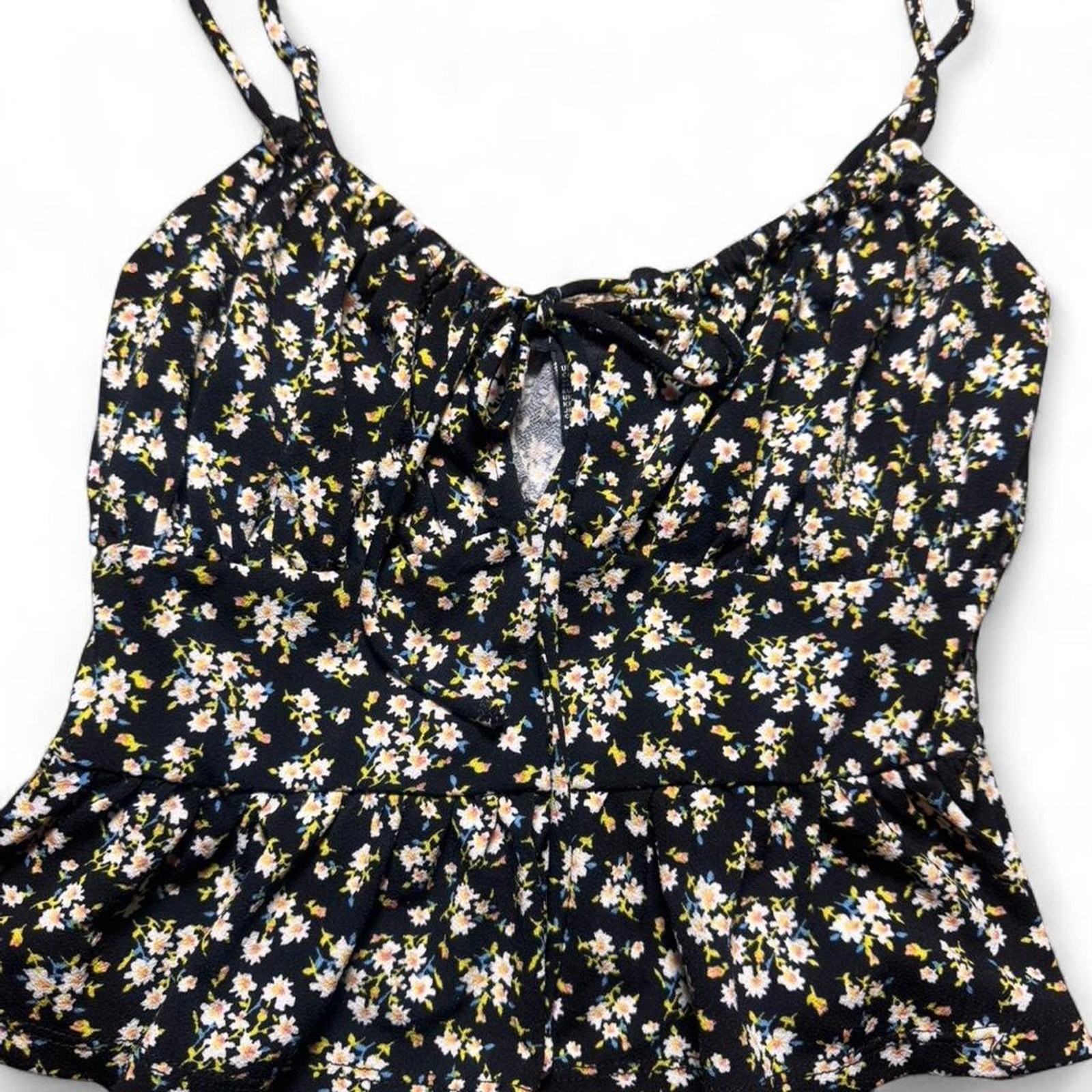 Black floral forever 21 tank top, spaghetti strap, ruffle bottom, excellent con