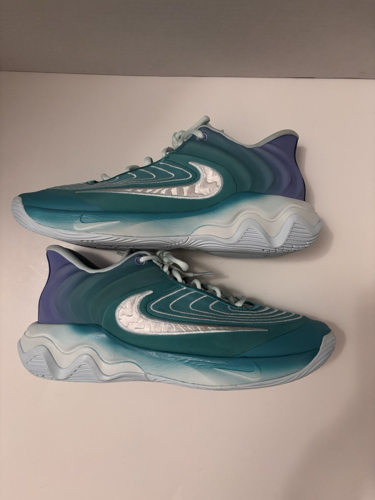 US Men’s 9.5/W 11 – Nike Giannis Immortality 4 “Christmas” FQ3680-300