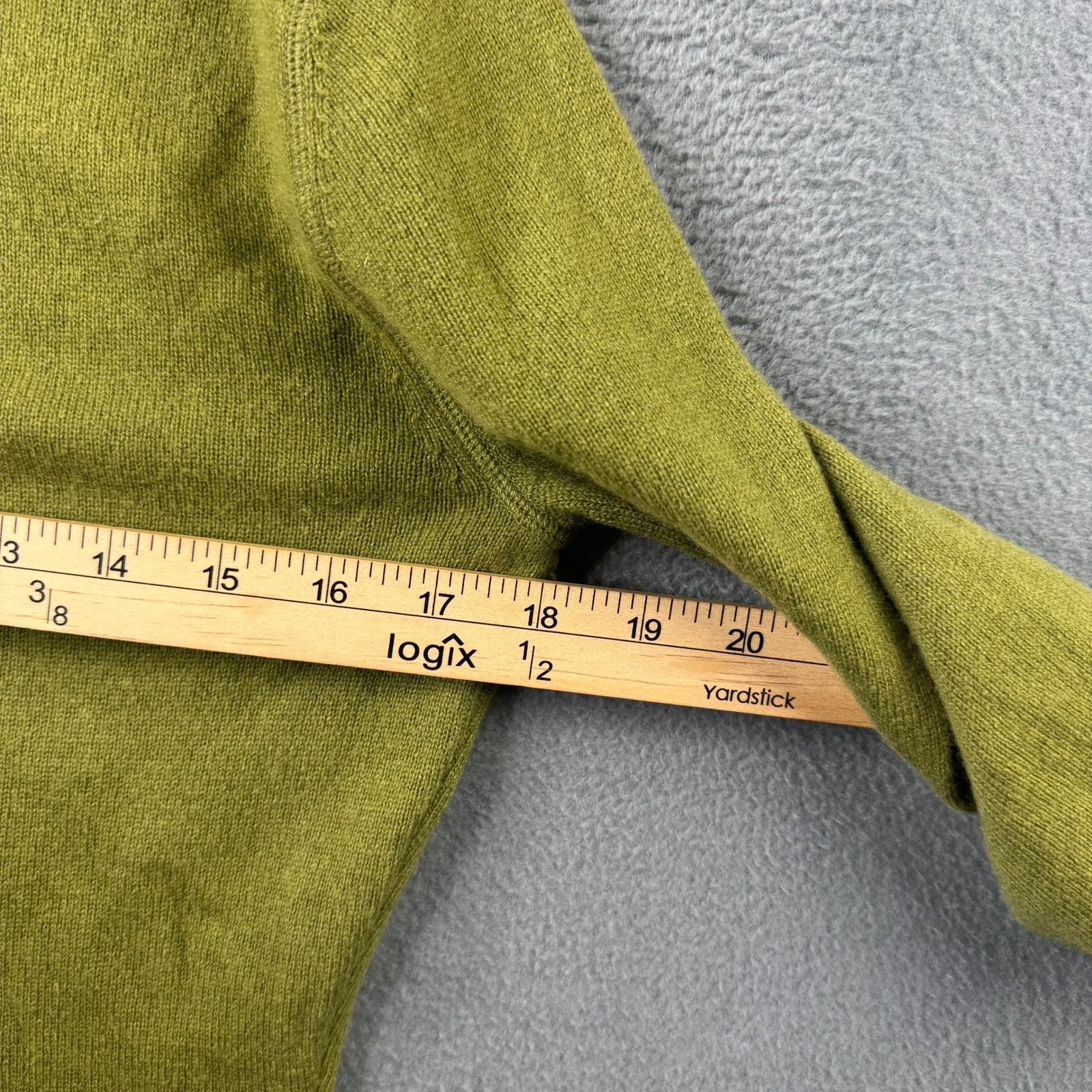 Garnet Hill Womens XS Olive Green 100% Cashmere Crewneck Long Sleeve Sweater