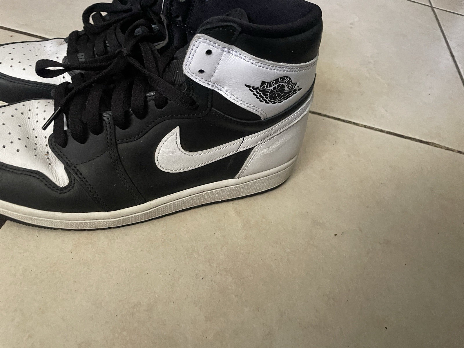 Nike Air Jordan 1 Retro High OG Men’s Black/White Colorblock Lace-Up Hi-Top