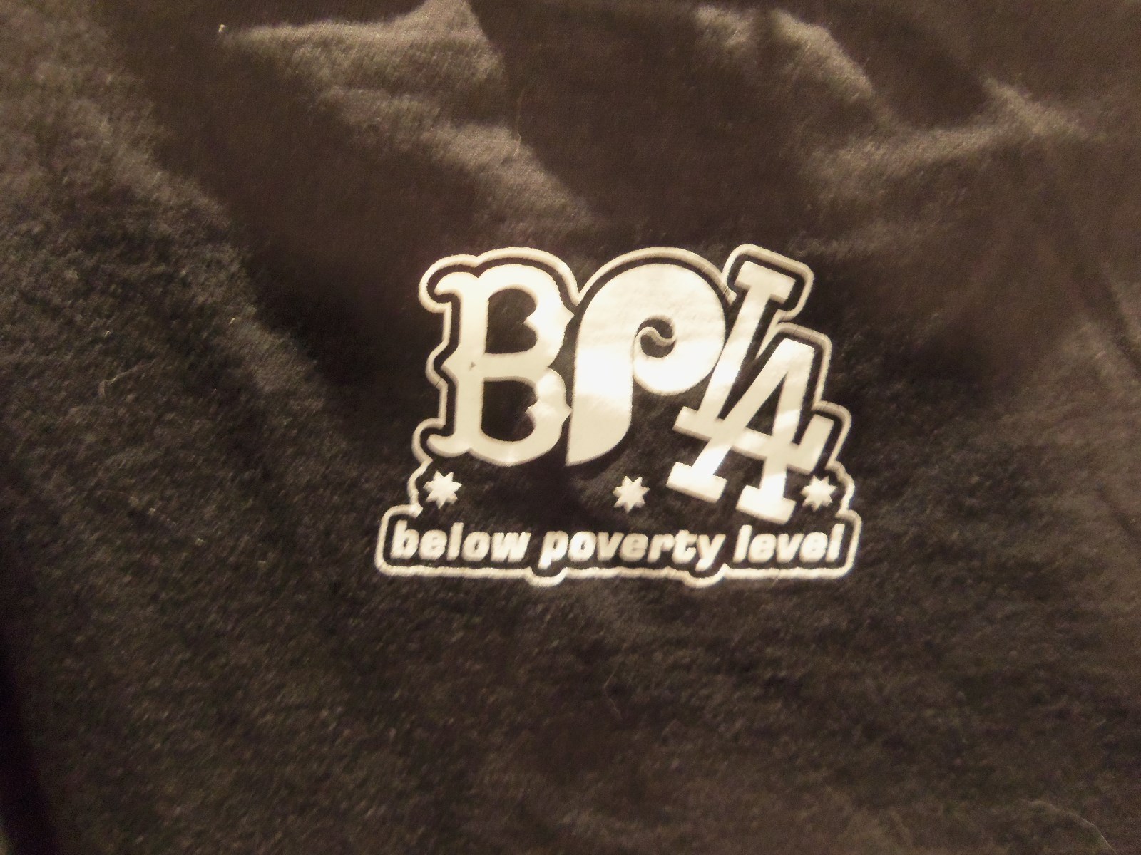 BELOW POVERTY LEVEL (QUEENS KILLERS) JACKSON HEIGHTS N.Y. T-SHIRT(L)RAP-HIP HOP
