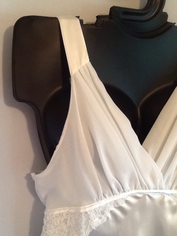 XL Jones Of NY Sexy Satin Chemise Ivory Bridal Holiday (fabric defects)