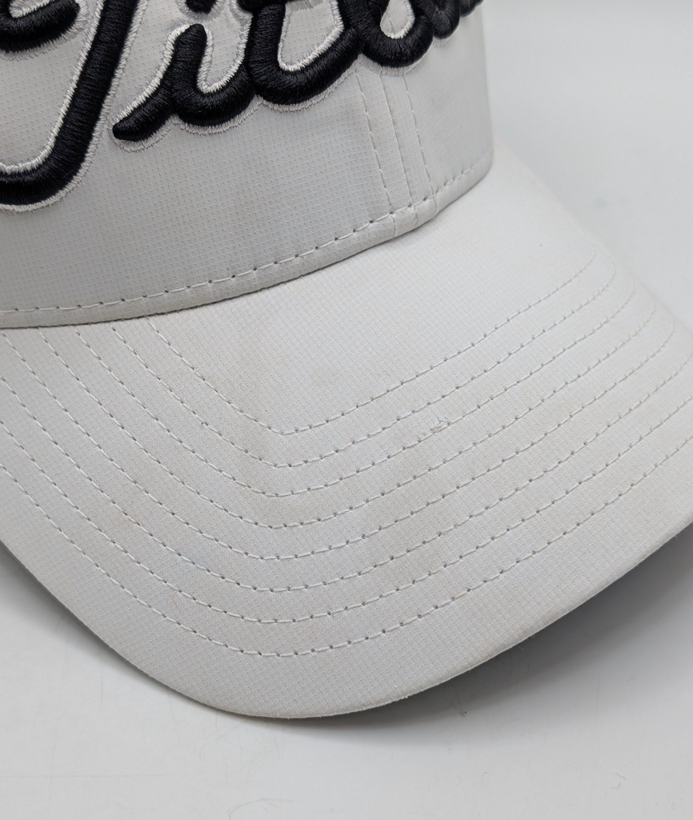 Titleist Pro V1 Golf Hat White Adjustable Strap Back Cap Unisex OSFM SEE PICS