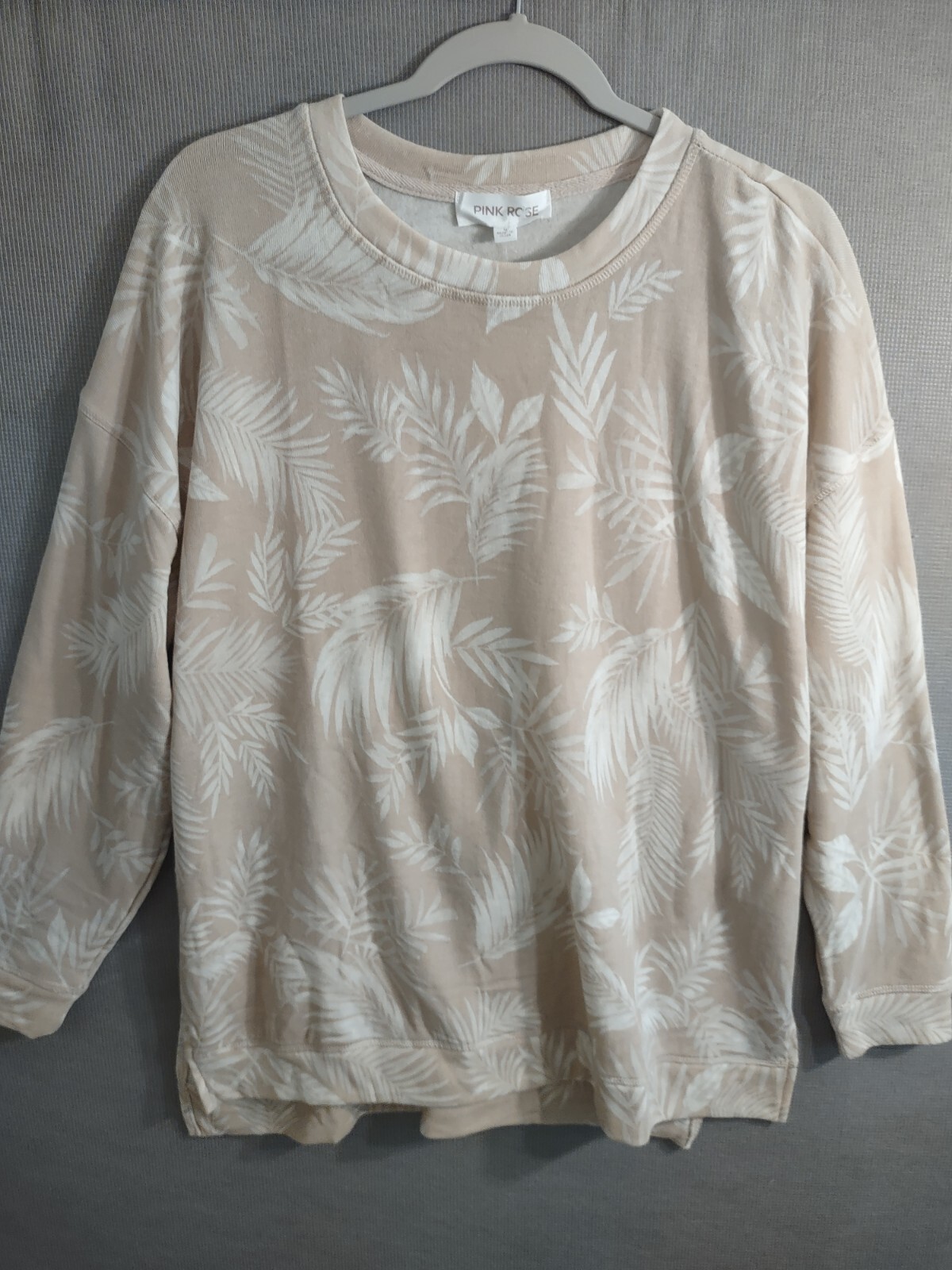 New Fern Print Sweater Very Very Soft And Stretchy Machine Washable Size Large