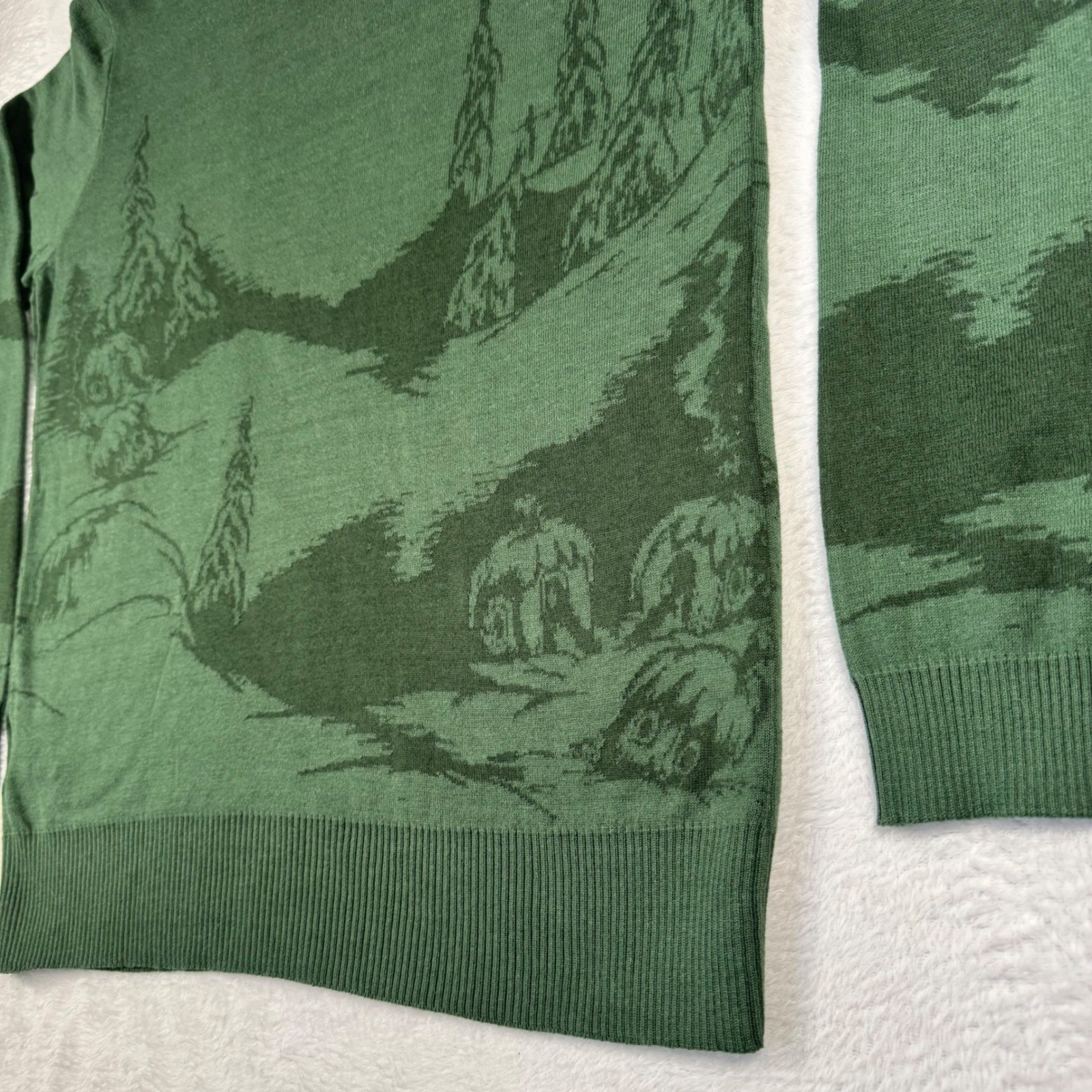 Dr. Seuss The Grinch Sweater Mens Large Green Whoville Graphic Knit
