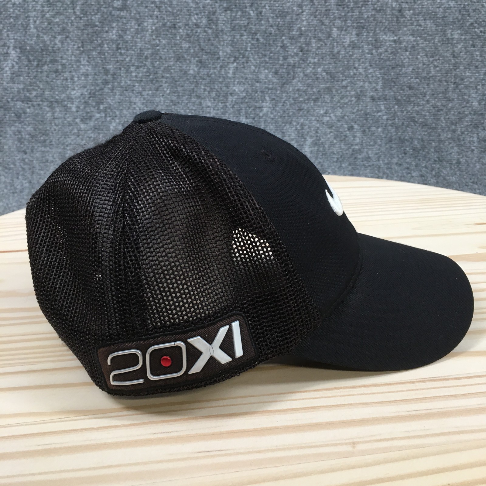 Nike Golf Cap Unisex One Size Adjustable Curved Brim Mesh Back Embroidered Black