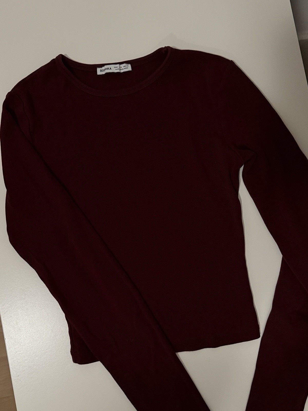 Bershka Women’s Burgundy Solid Crew Neck Long Sleeve T-Shirt, Size S