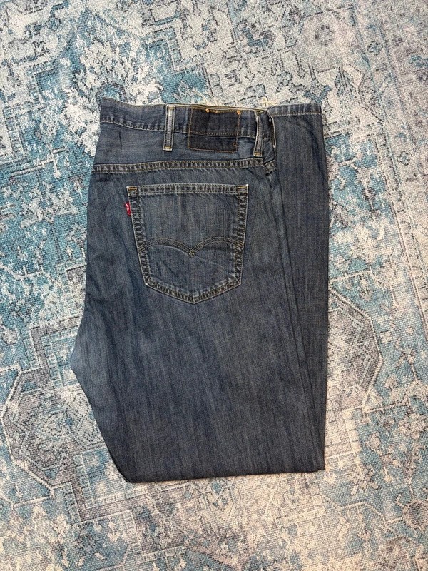 Vintage Levi’s 569 Loose Fit Jeans W38 L32