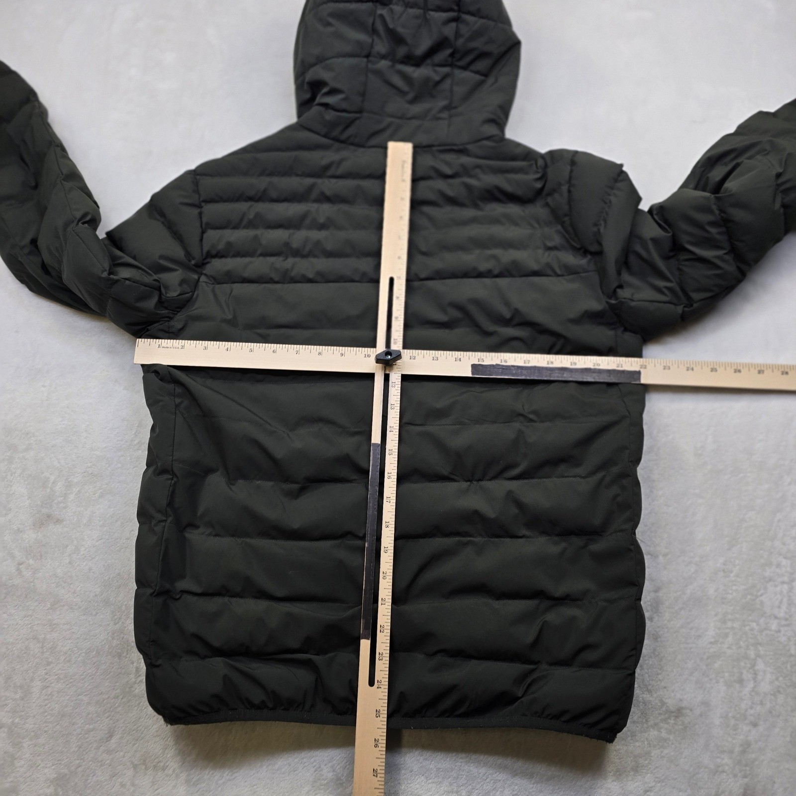 Levi’s Puffer Jacket Men’s Medium Olive Green Insulated Pockets Hooded WORK