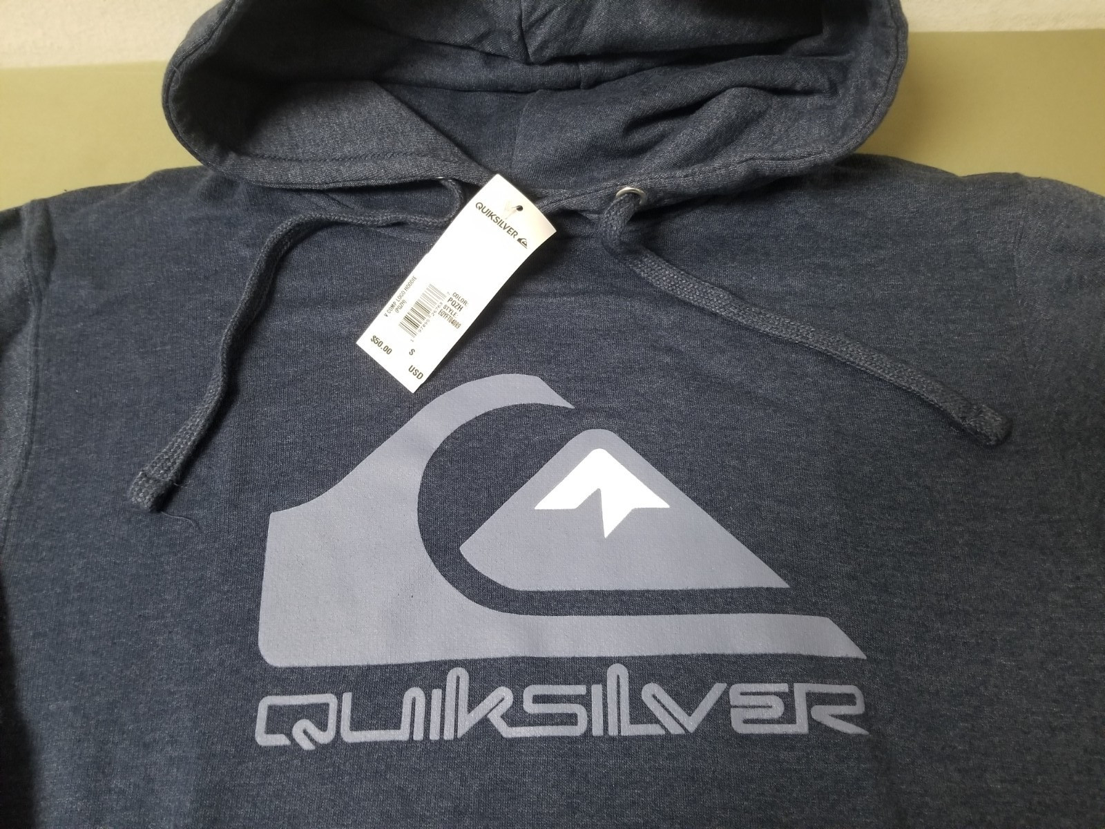 New Quiksilver Mens Pullover Hoodie. Retail 50.00