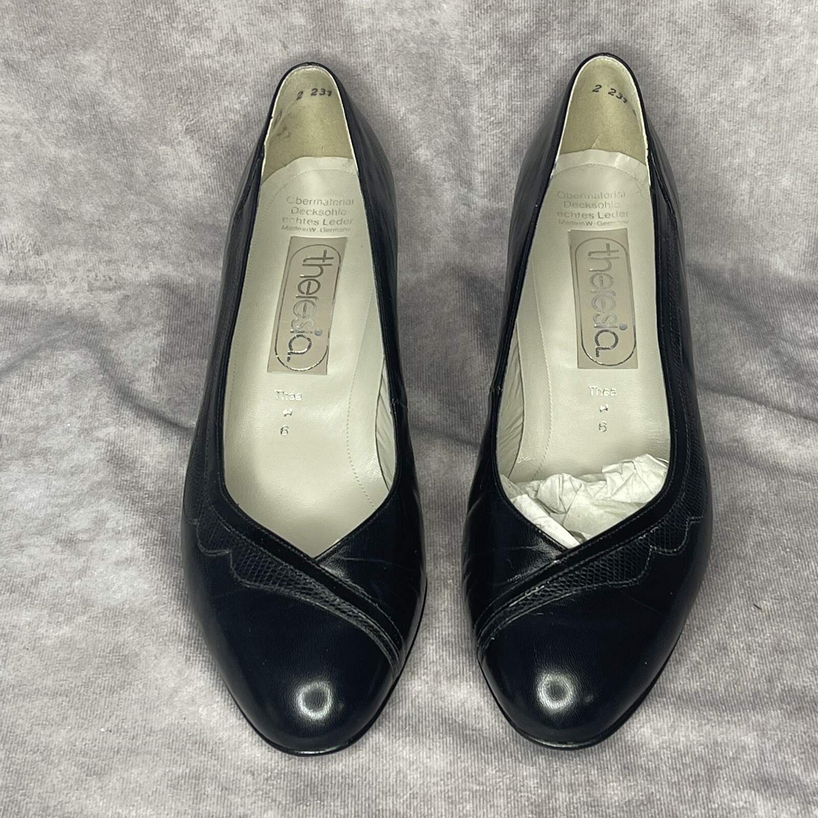 THERESIA M. Celeste Women’s 6 Black Leather Pumps Heels EUC