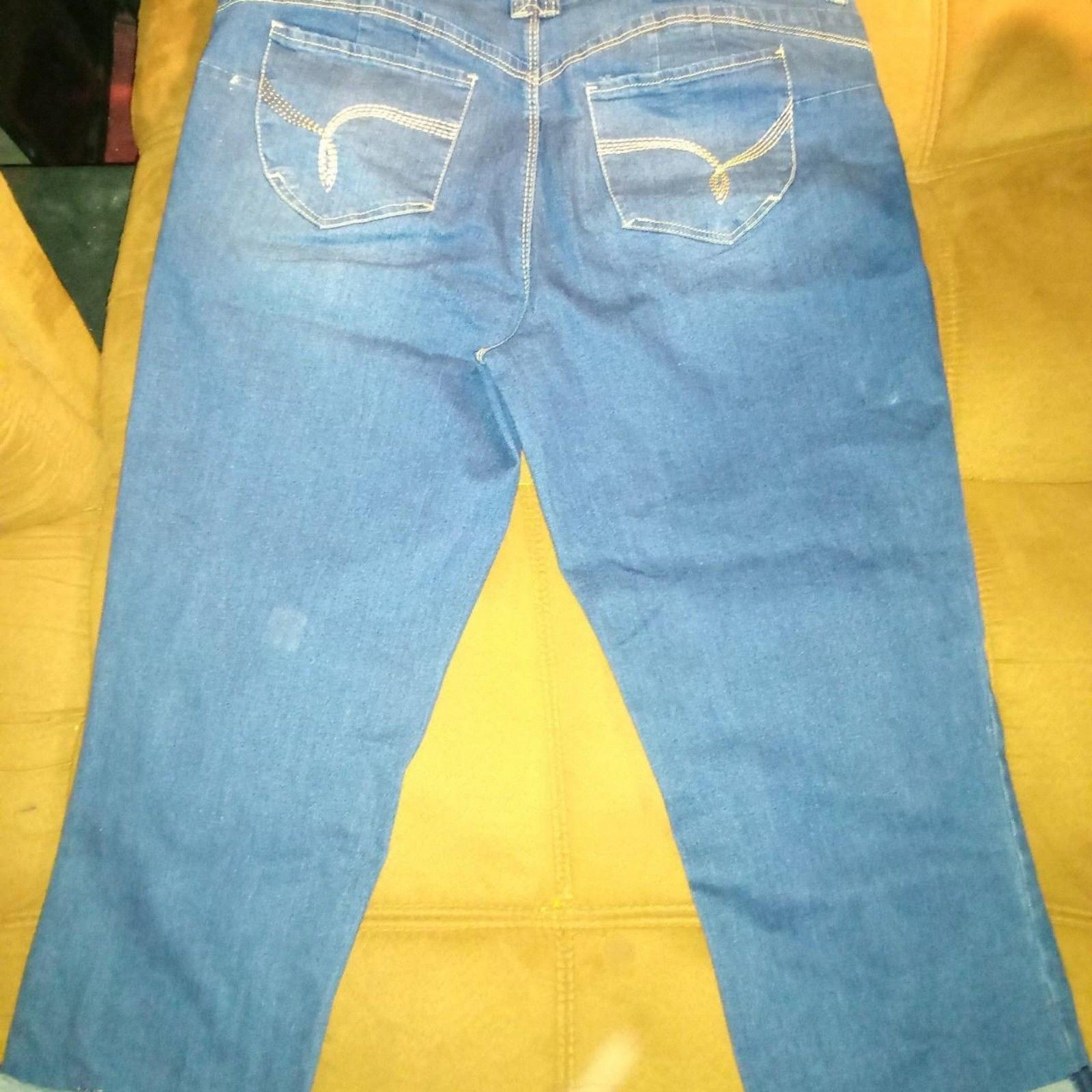 Royalty Dark Blue Women’s Denim Jean Capri’s sz 10 B6